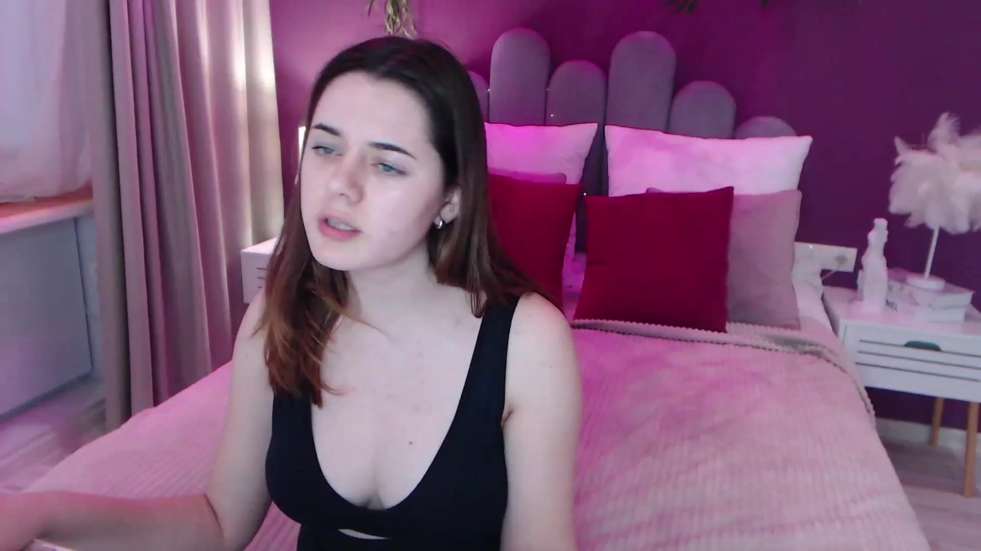 Gallery image thumbnail from JeyEvans's myfreecams stream on, 12/11/2022, 13:49 image 6 of 20