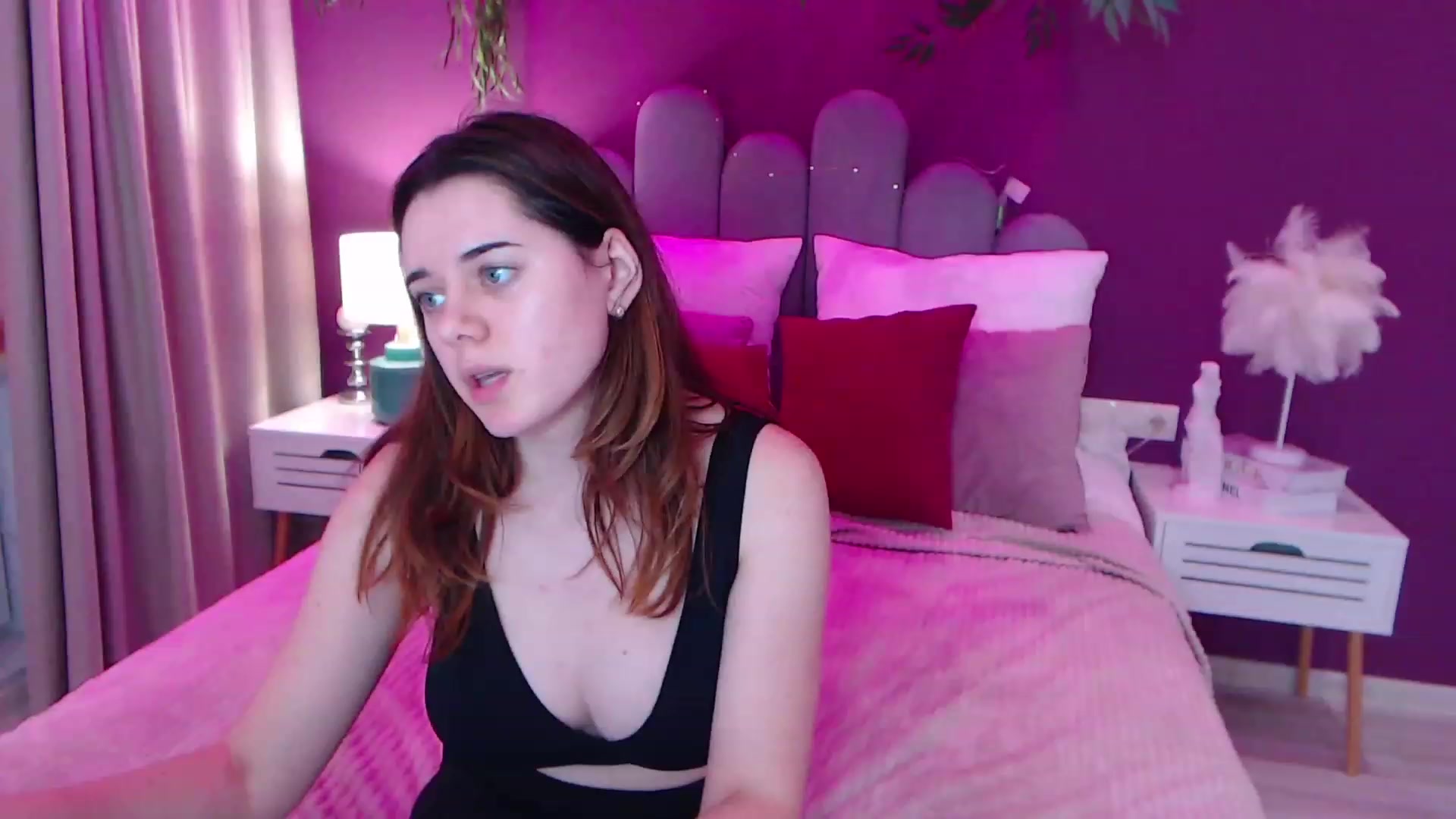 Gallery image thumbnail from JeyEvans's myfreecams stream on, 12/11/2022, 15:19 image 17 of 20