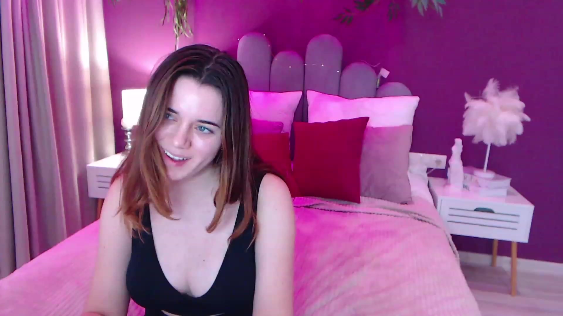 Gallery image thumbnail from JeyEvans's myfreecams stream on, 12/11/2022, 15:19 image 19 of 20
