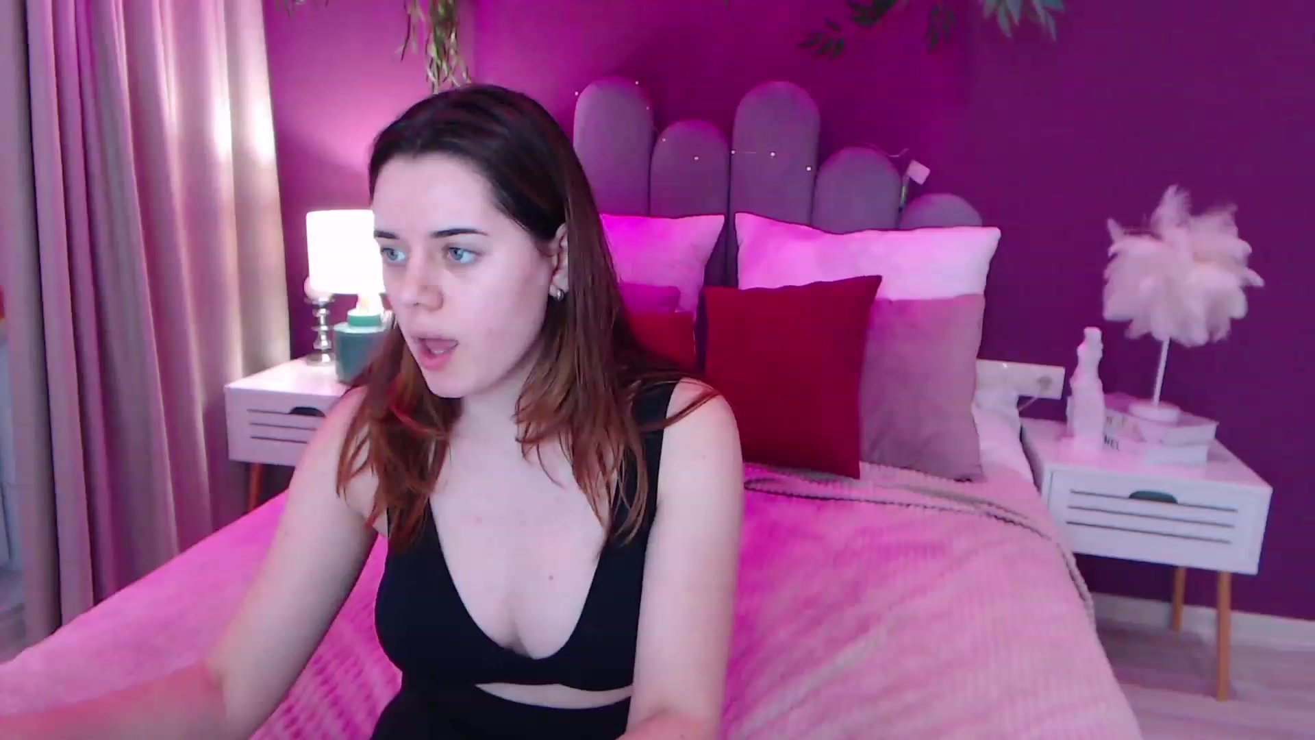 Gallery image thumbnail from JeyEvans's myfreecams stream on, 12/11/2022, 15:19 image 15 of 20
