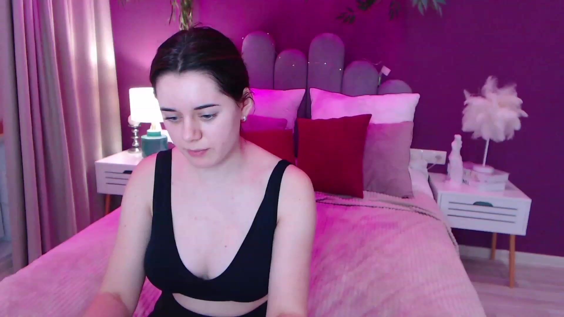 Gallery image thumbnail from JeyEvans's myfreecams stream on, 12/11/2022, 16:32 image 7 of 20