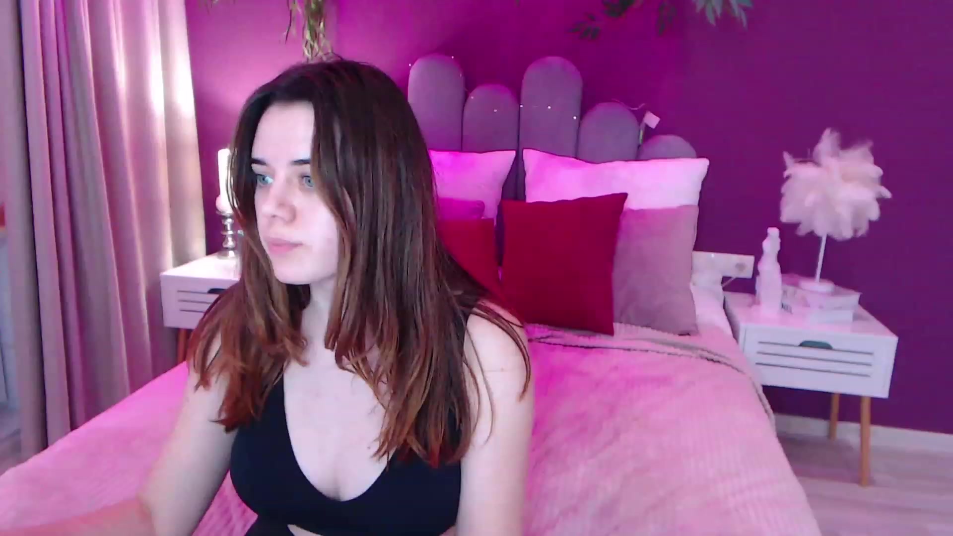 Gallery image thumbnail from JeyEvans's myfreecams stream on, 12/11/2022, 16:32 image 1 of 20