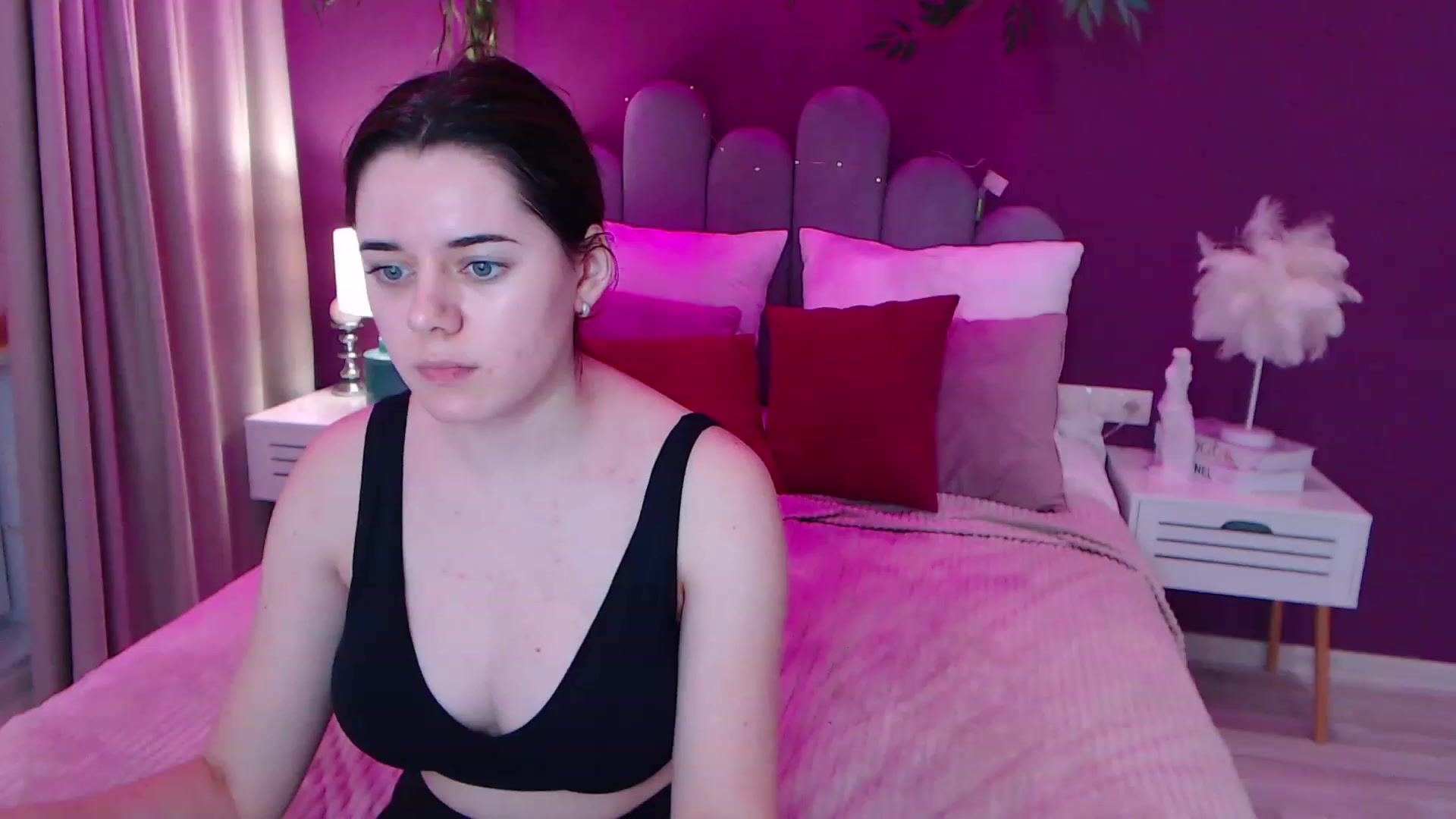Gallery image thumbnail from JeyEvans's myfreecams stream on, 12/11/2022, 16:32 image 4 of 20