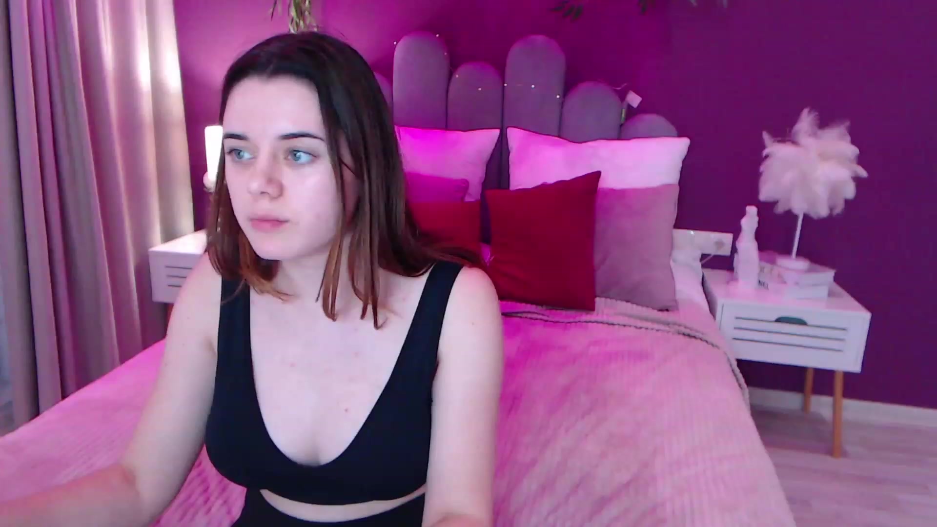Gallery image thumbnail from JeyEvans's myfreecams stream on, 12/11/2022, 19:07 image 19 of 20