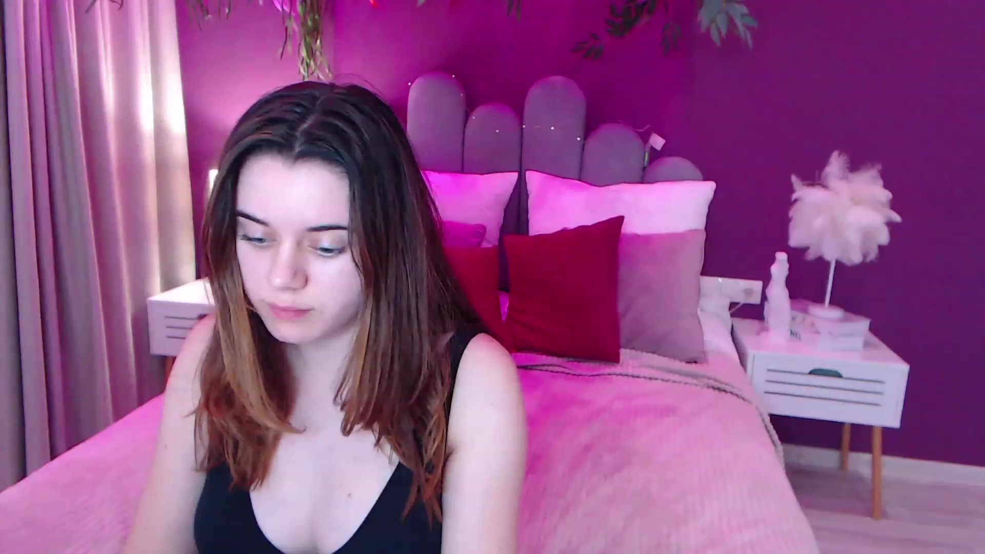 Gallery image thumbnail from JeyEvans's myfreecams stream on, 12/11/2022, 19:07 image 2 of 20
