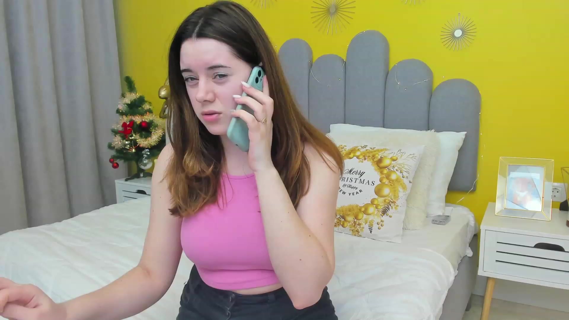 Gallery image thumbnail from JeyEvans's myfreecams stream on, 12/23/2022, 14:40 image 12 of 20