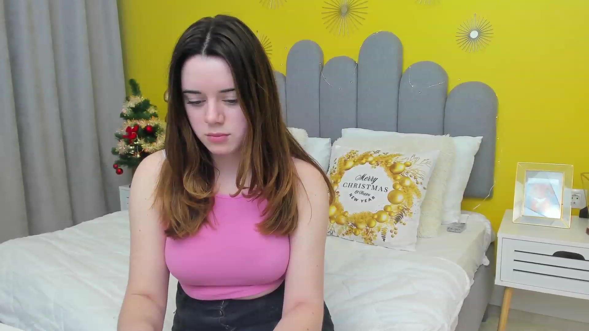 Gallery image thumbnail from JeyEvans's myfreecams stream on, 12/23/2022, 14:40 image 14 of 20