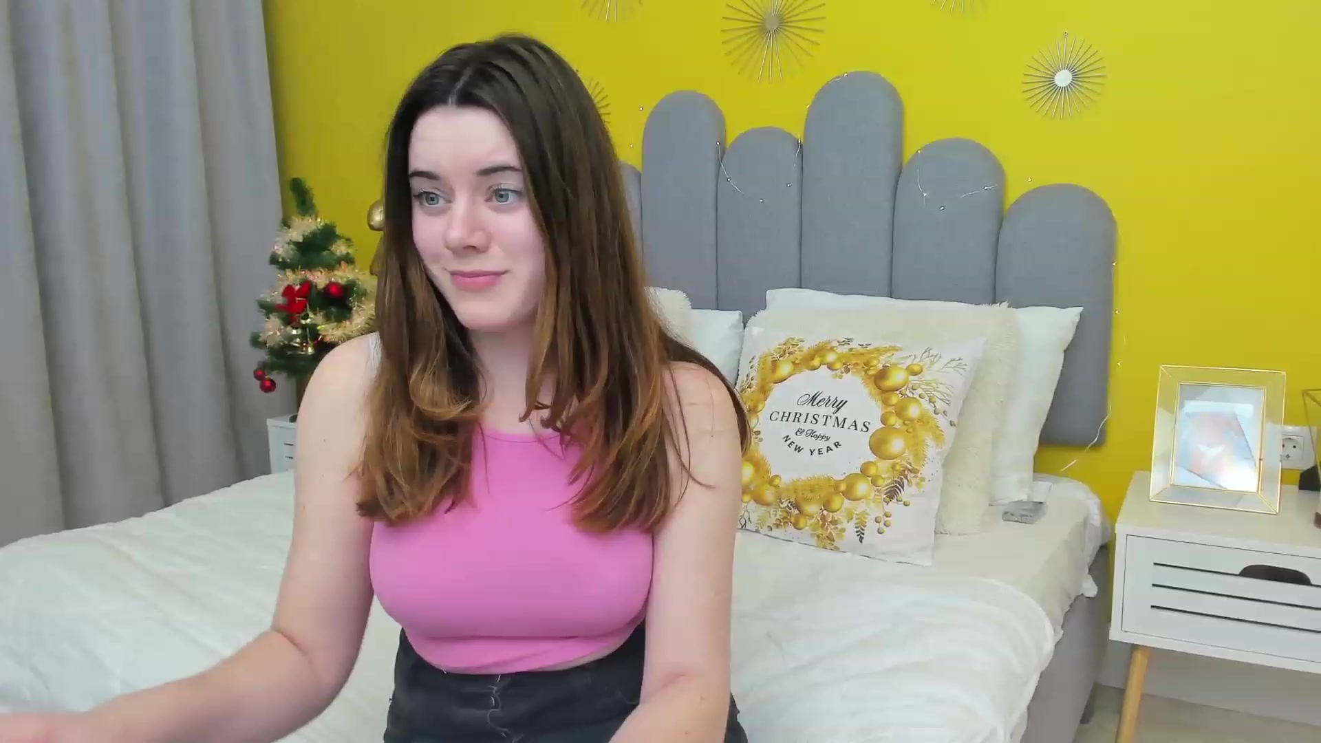 Gallery image thumbnail from JeyEvans's myfreecams stream on, 12/23/2022, 14:40 image 16 of 20