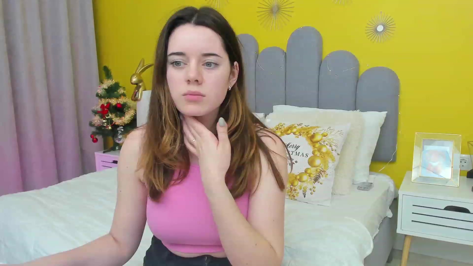 Gallery image thumbnail from JeyEvans's myfreecams stream on, 12/23/2022, 16:07 image 17 of 20