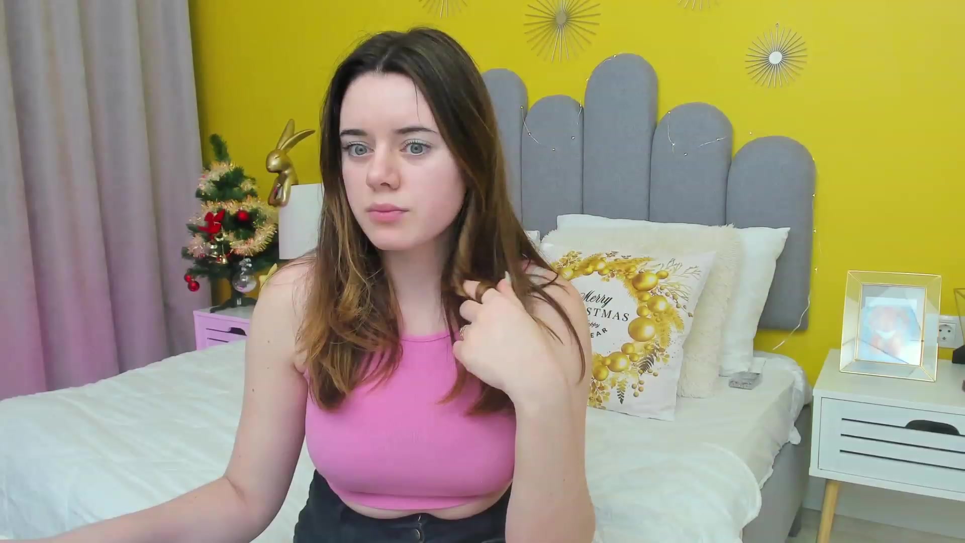 Gallery image thumbnail from JeyEvans's myfreecams stream on, 12/23/2022, 16:07 image 18 of 20