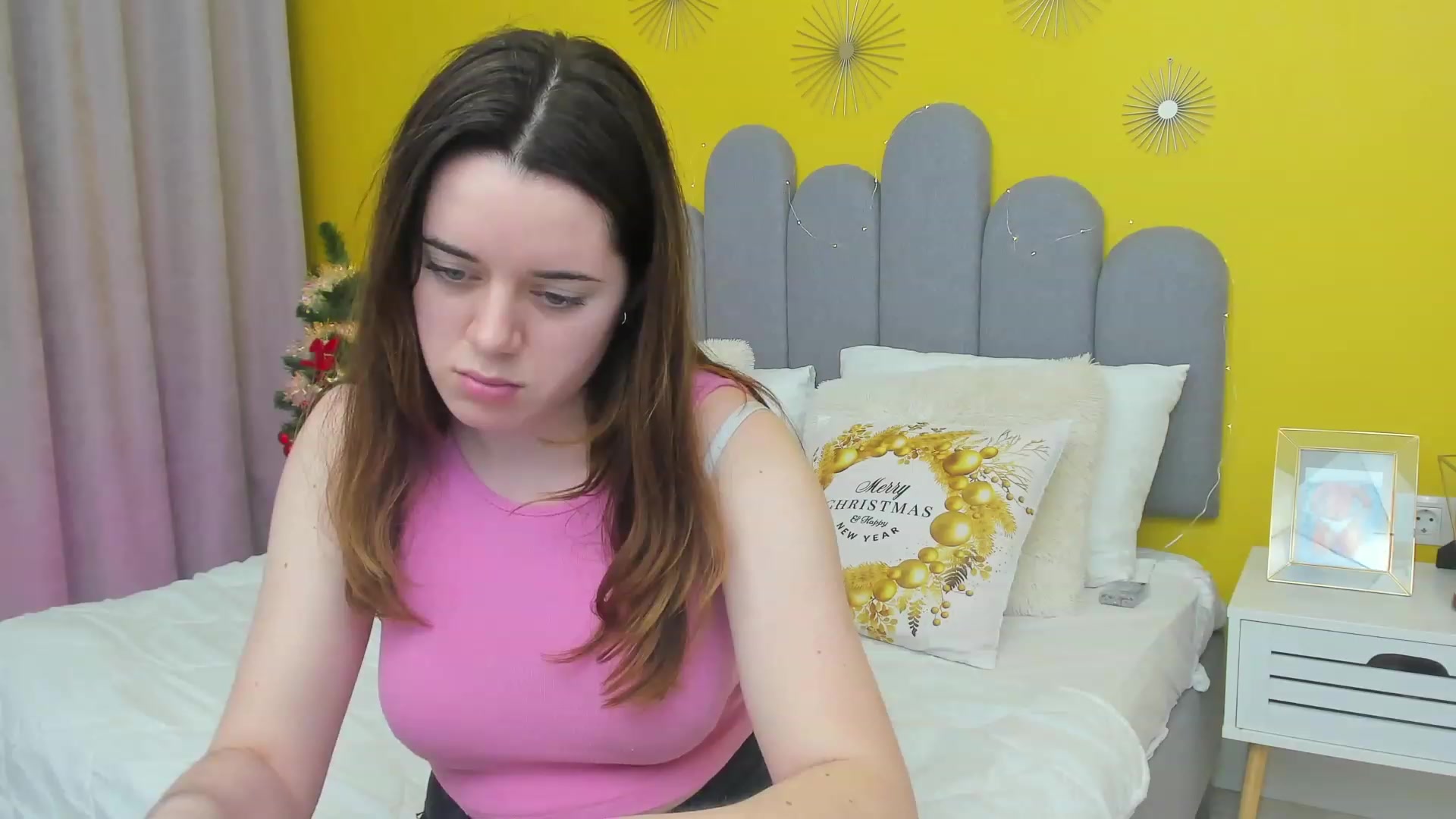 Gallery image thumbnail from JeyEvans's myfreecams stream on, 12/23/2022, 18:06 image 4 of 20