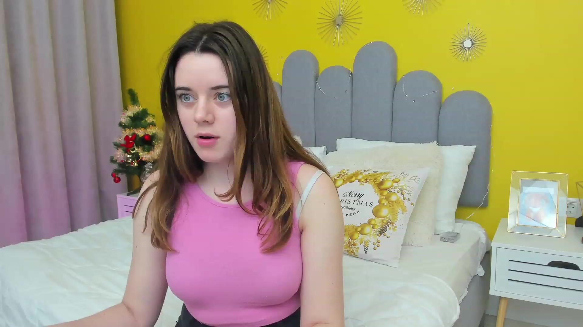 Gallery image thumbnail from JeyEvans's myfreecams stream on, 12/23/2022, 18:06 image 5 of 20