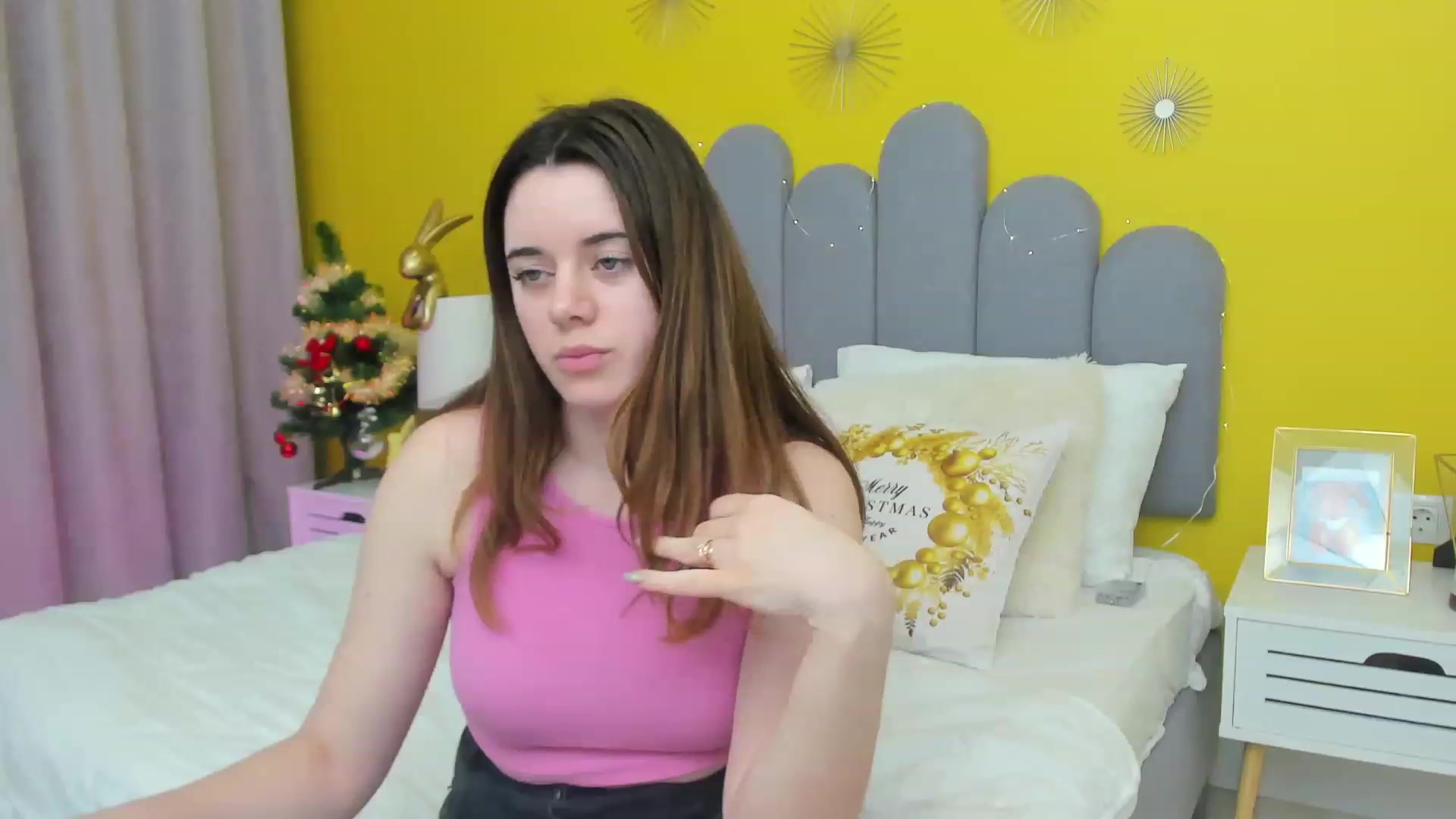 Gallery image thumbnail from JeyEvans's myfreecams stream on, 12/23/2022, 18:06 image 18 of 20