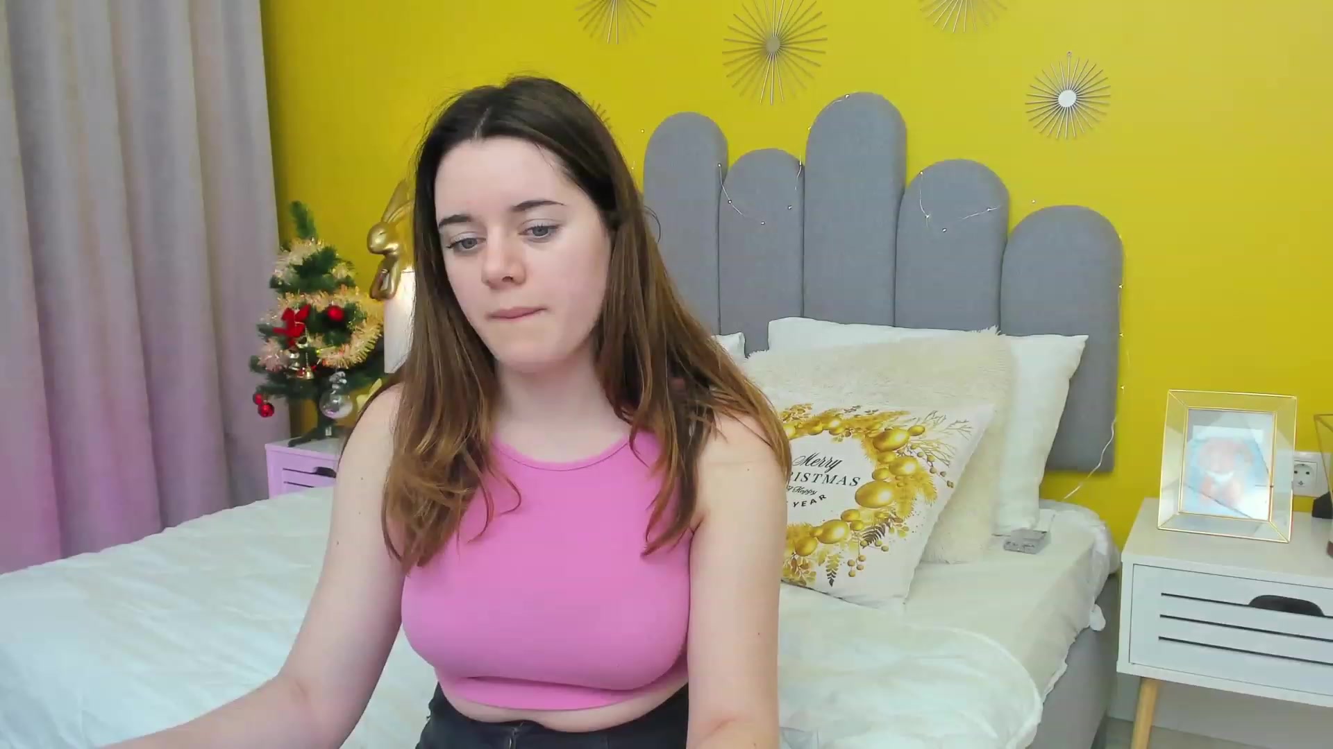 Gallery image thumbnail from JeyEvans's myfreecams stream on, 12/23/2022, 18:50 image 16 of 20