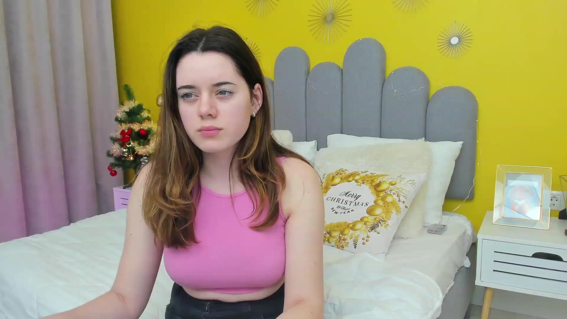 Gallery image thumbnail from JeyEvans's myfreecams stream on, 12/23/2022, 19:35 image 19 of 20