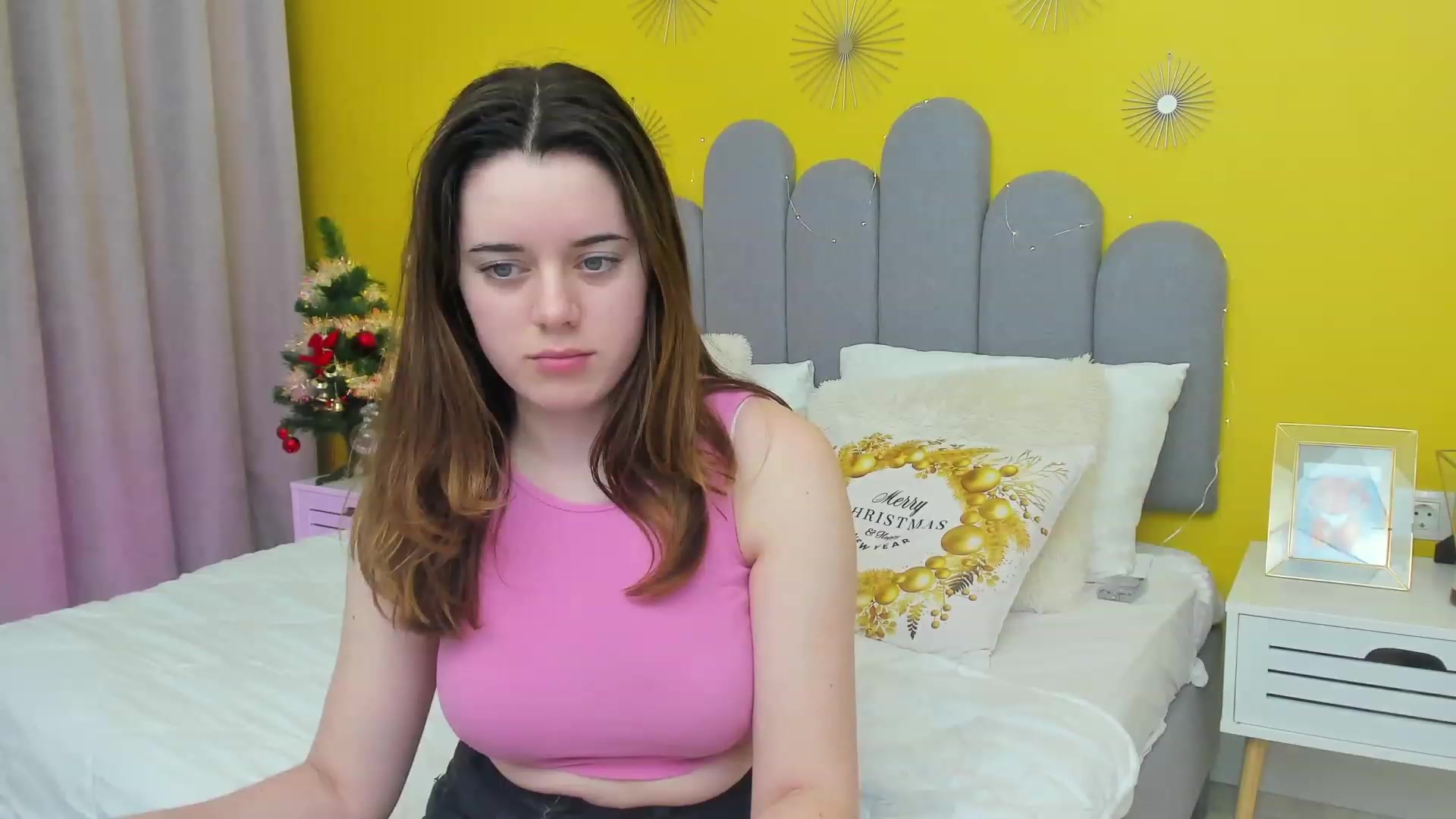 Gallery image thumbnail from JeyEvans's myfreecams stream on, 12/23/2022, 19:35 image 15 of 20