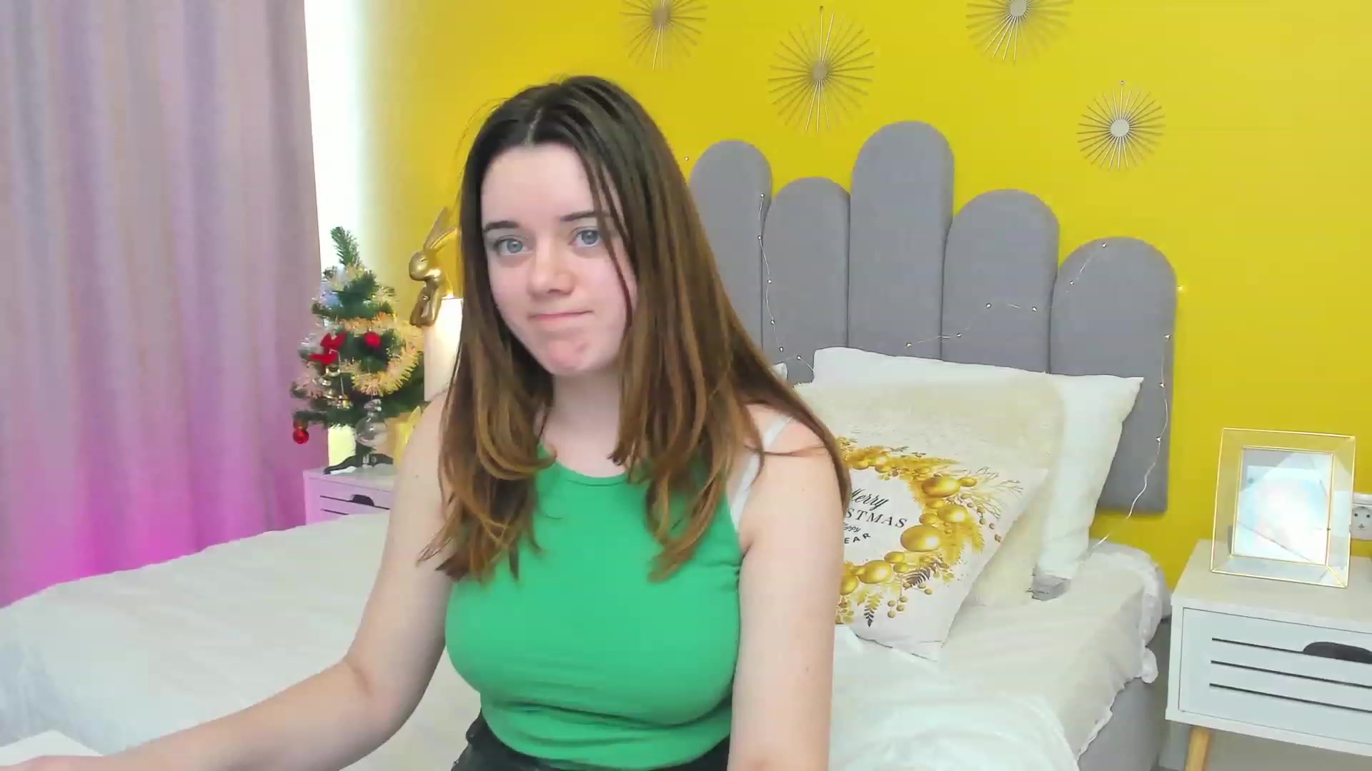 Gallery image thumbnail from JeyEvans's myfreecams stream on, 12/24/2022, 09:10 image 12 of 20