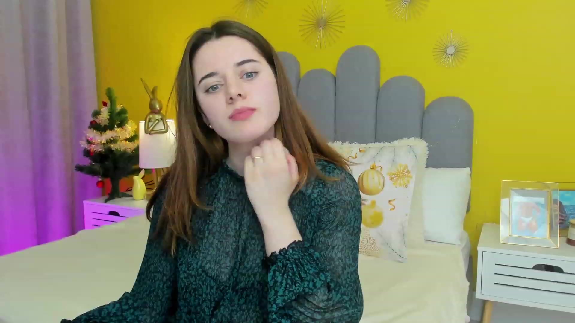 Gallery image thumbnail from JeyEvans's myfreecams stream on, 01/07/2023, 14:40 image 14 of 20
