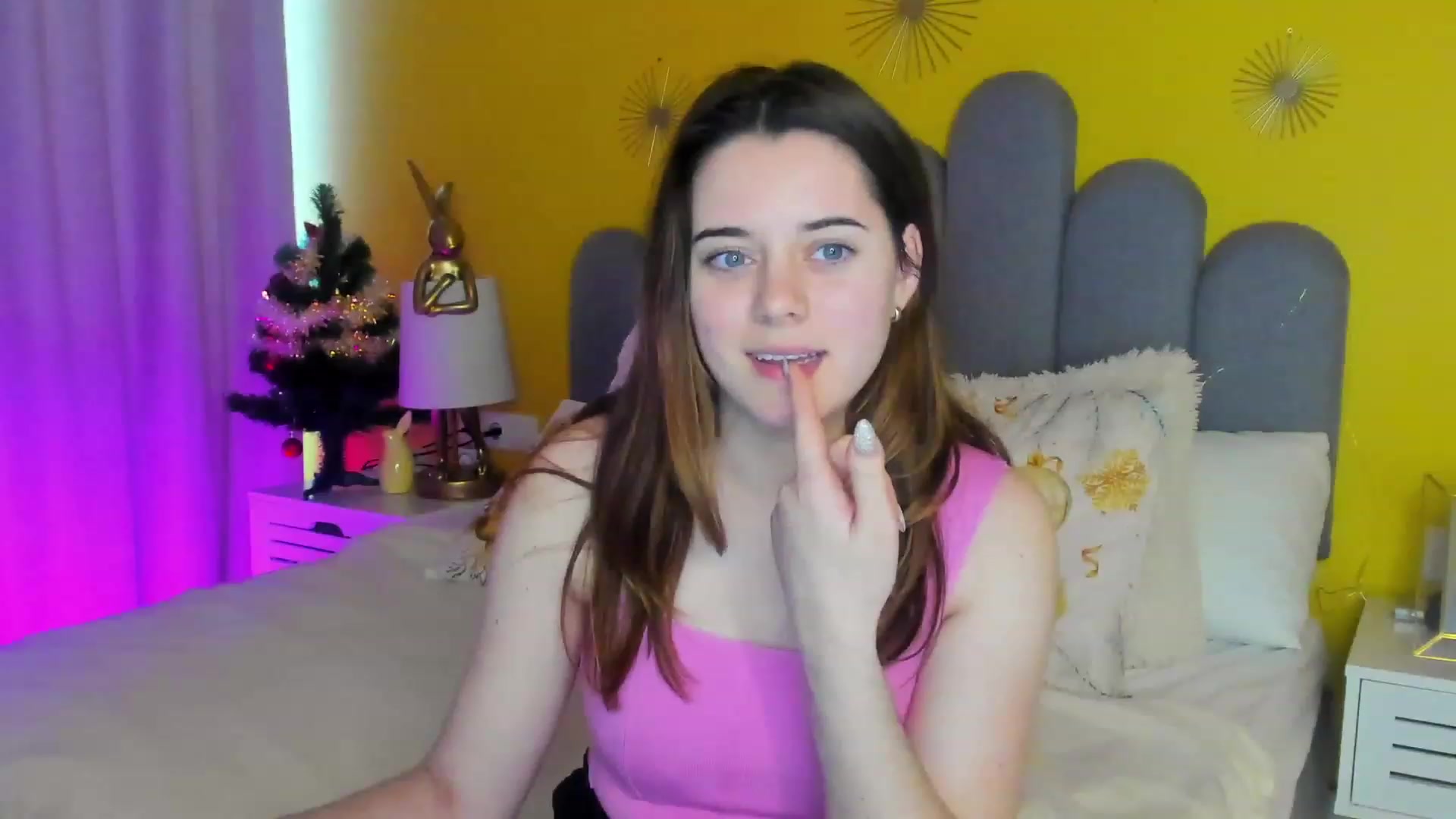 Gallery image thumbnail from JeyEvans's myfreecams stream on, 01/08/2023, 12:55 image 20 of 20