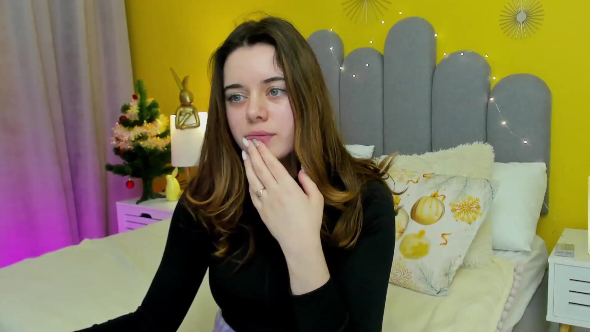 Gallery image thumbnail from JeyEvans's myfreecams stream on, 01/10/2023, 18:29 image 17 of 20