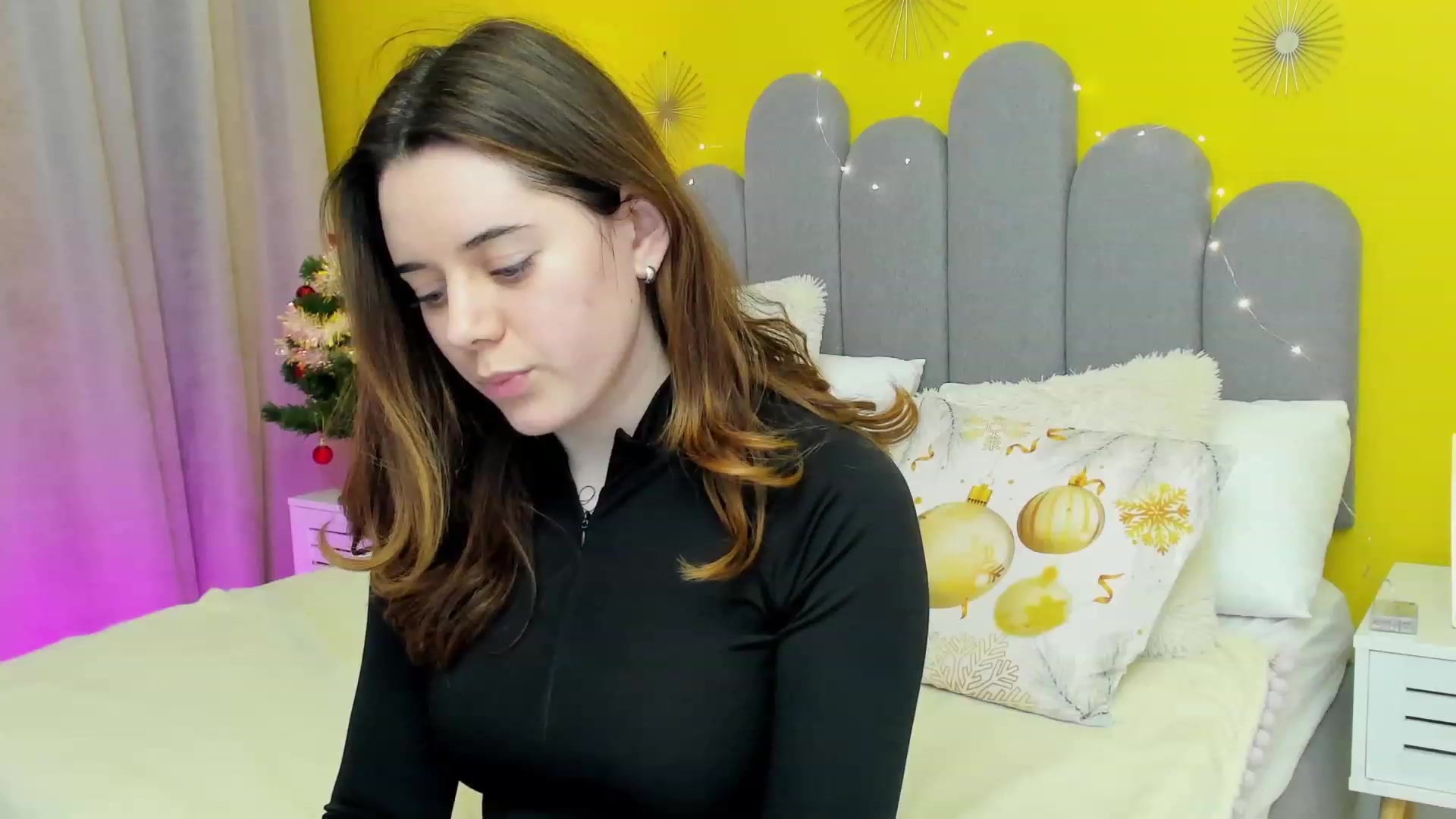 Gallery image thumbnail from JeyEvans's myfreecams stream on, 01/10/2023, 18:29 image 2 of 20