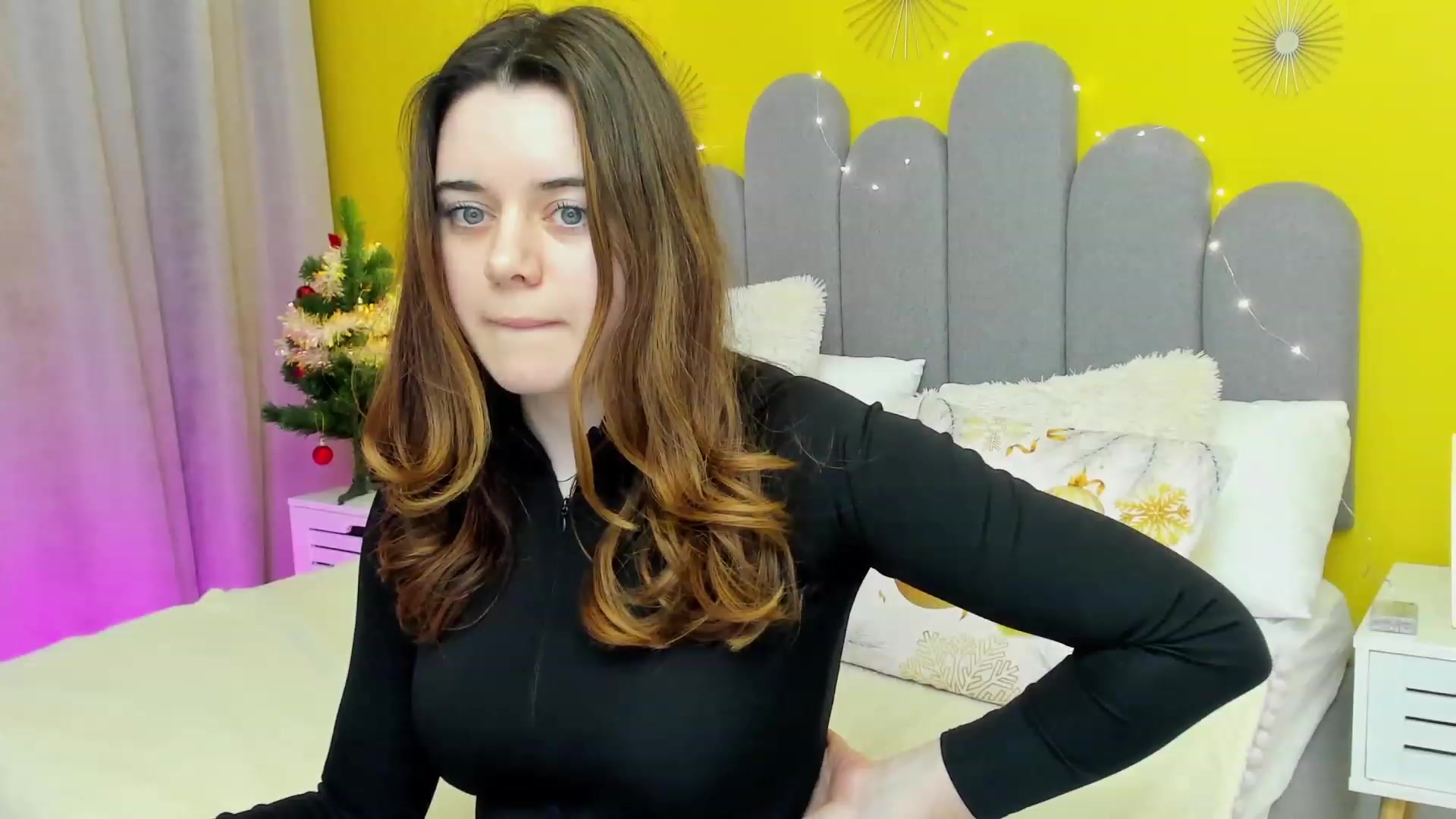 Gallery image thumbnail from JeyEvans's myfreecams stream on, 01/10/2023, 18:29 image 1 of 20