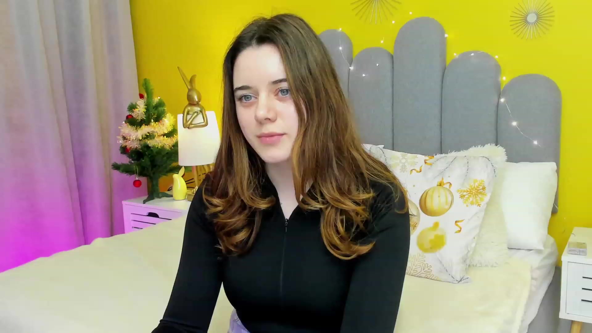 Gallery image thumbnail from JeyEvans's myfreecams stream on, 01/10/2023, 19:05 image 18 of 20