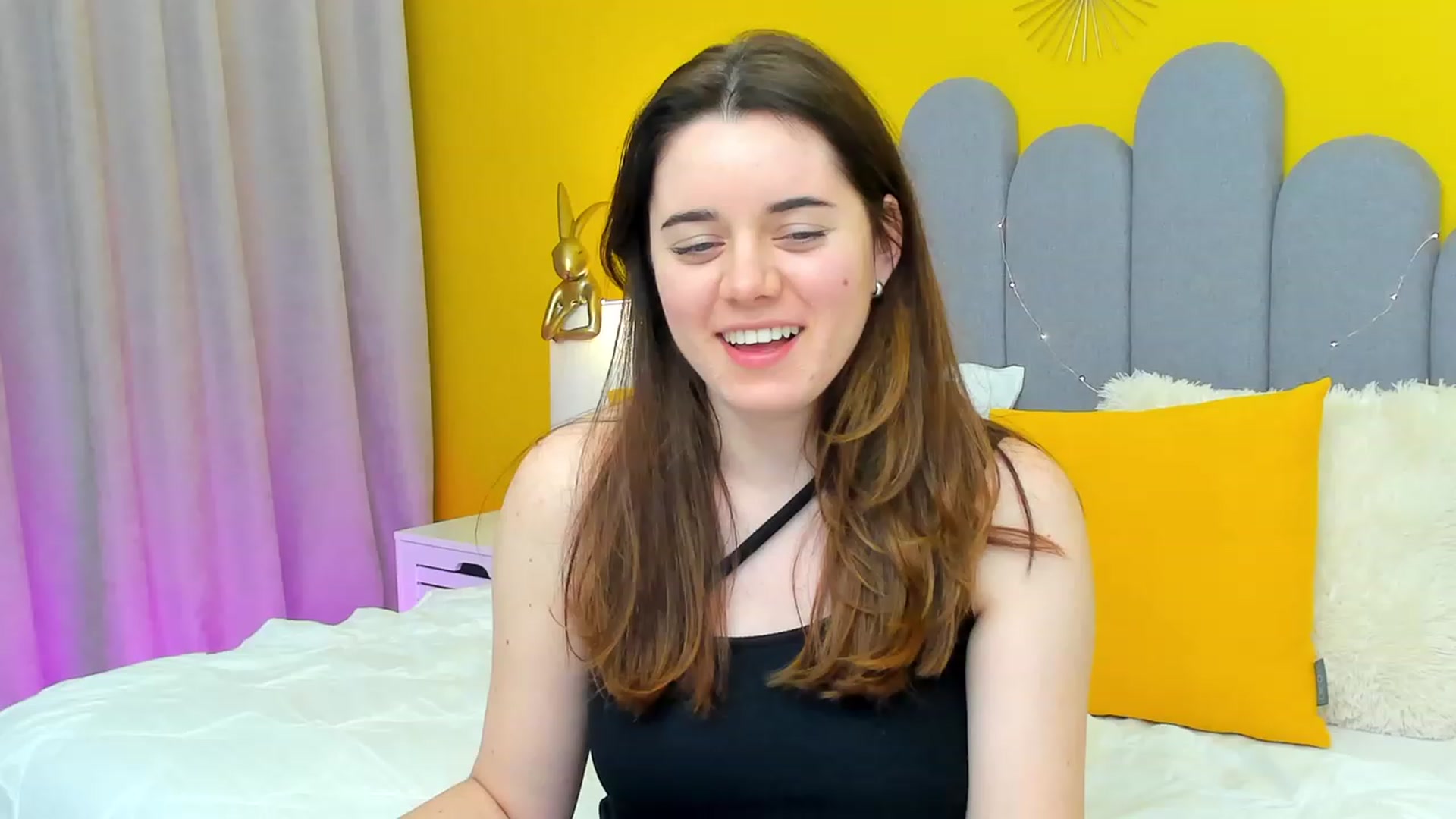 Gallery image thumbnail from JeyEvans's myfreecams stream on, 03/22/2023, 18:04 image 3 of 20