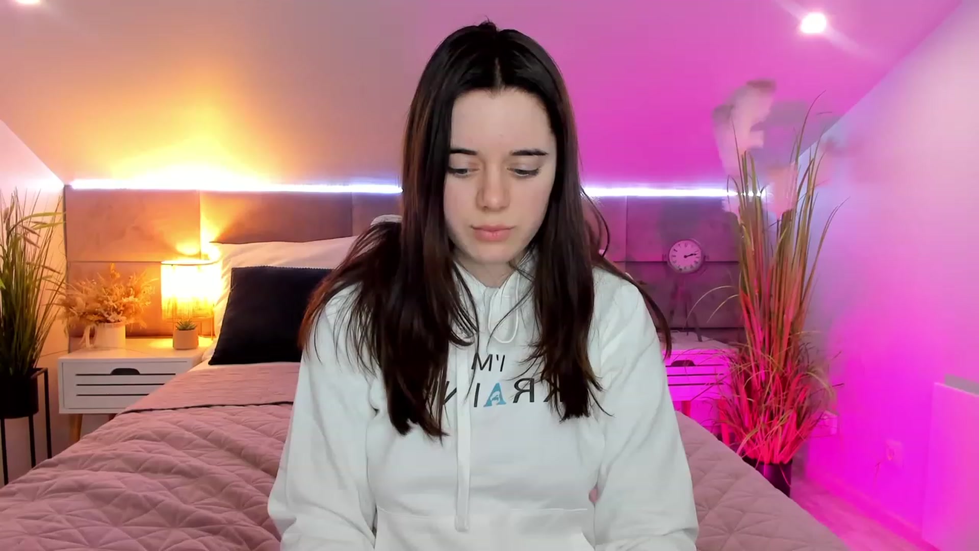 Gallery image thumbnail from JeyEvans's myfreecams stream on, 03/25/2023, 19:54 image 19 of 20