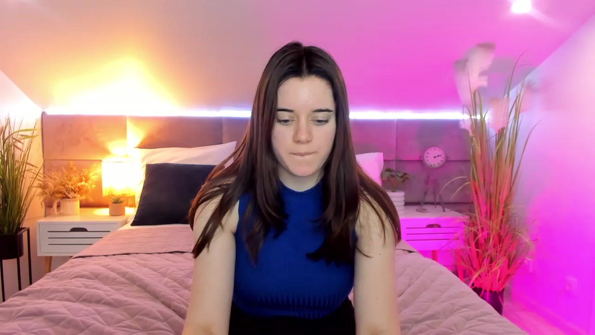 Gallery image thumbnail from JeyEvans's myfreecams stream on, 03/25/2023, 19:54 image 13 of 20