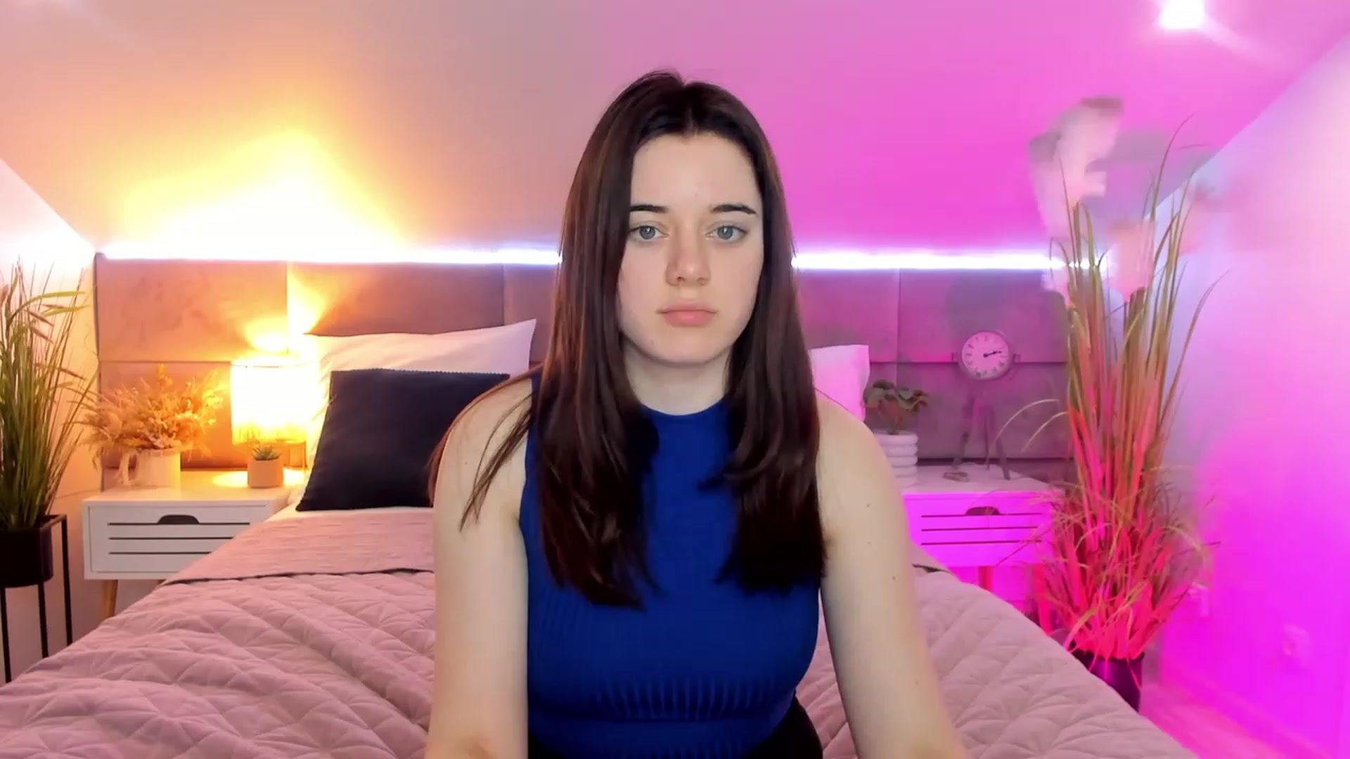 Gallery image thumbnail from JeyEvans's myfreecams stream on, 03/25/2023, 19:54 image 15 of 20