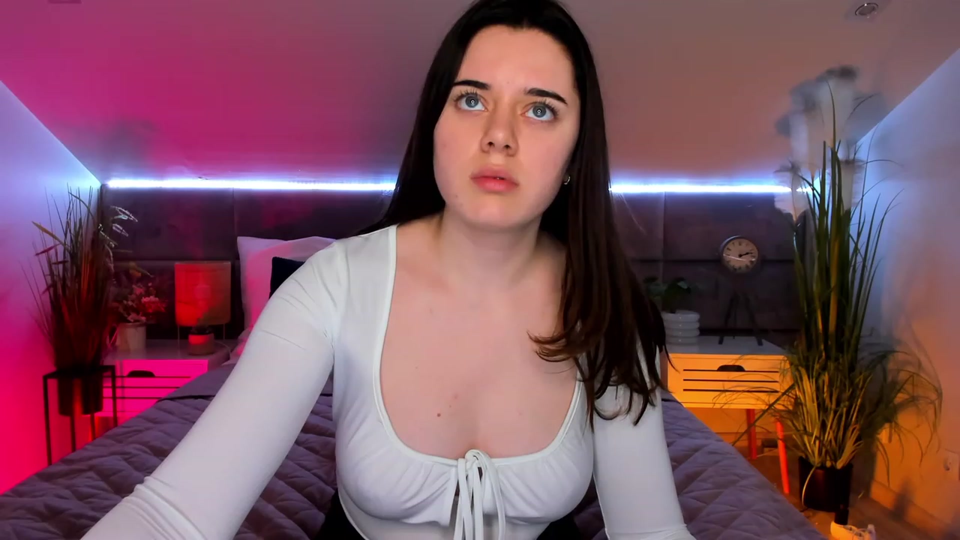Gallery image thumbnail from JeyEvans's myfreecams stream on, 03/30/2023, 18:56 image 15 of 20