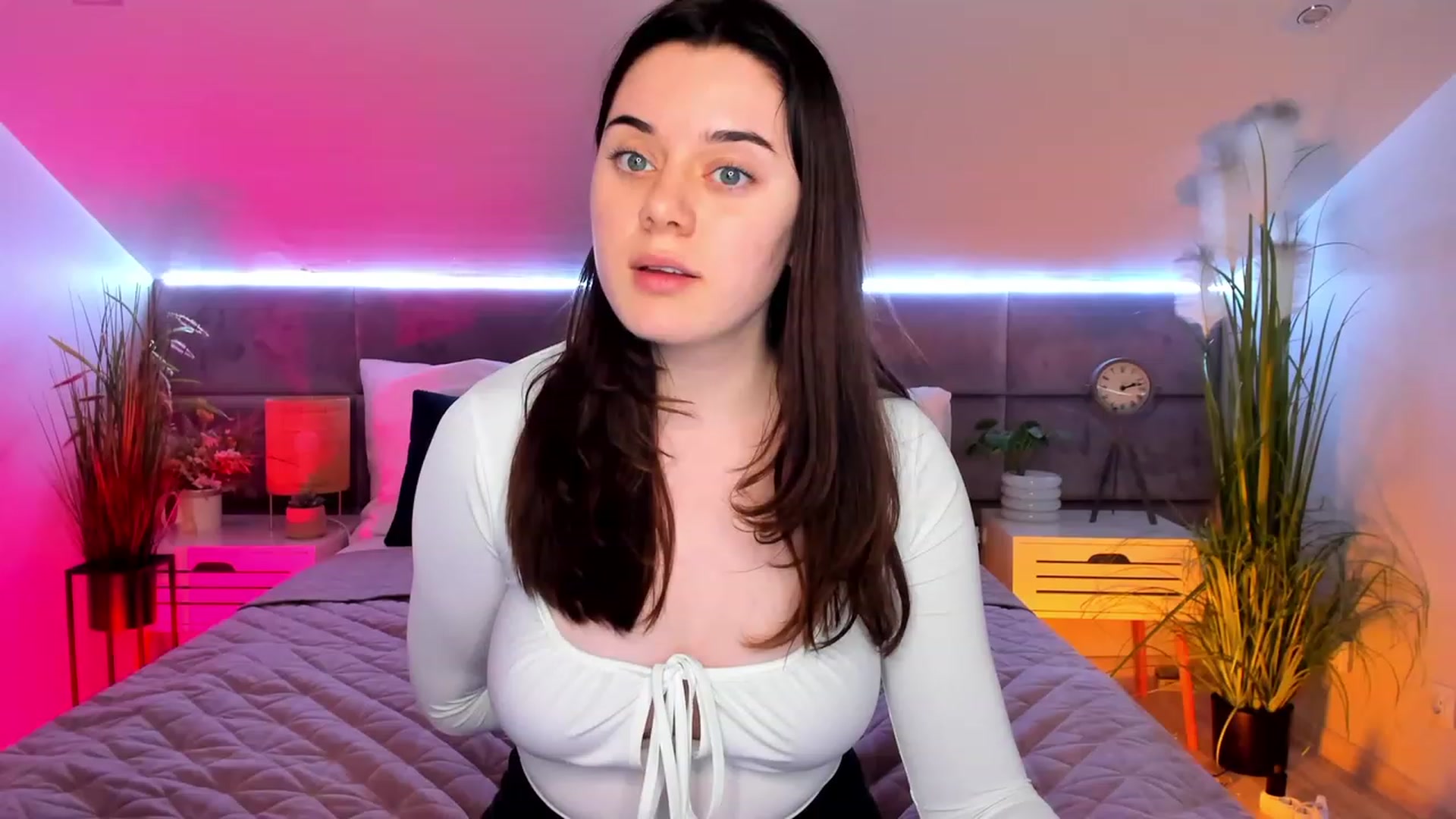 Gallery image thumbnail from JeyEvans's myfreecams stream on, 03/30/2023, 18:56 image 16 of 20