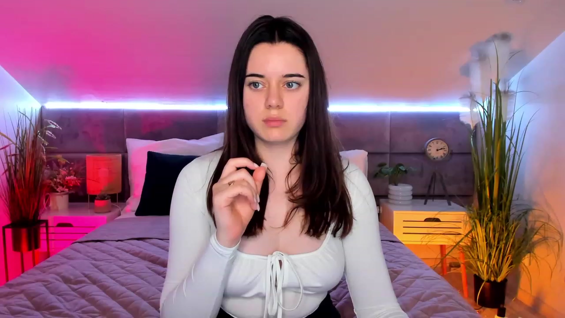 Gallery image thumbnail from JeyEvans's myfreecams stream on, 03/30/2023, 18:56 image 9 of 20