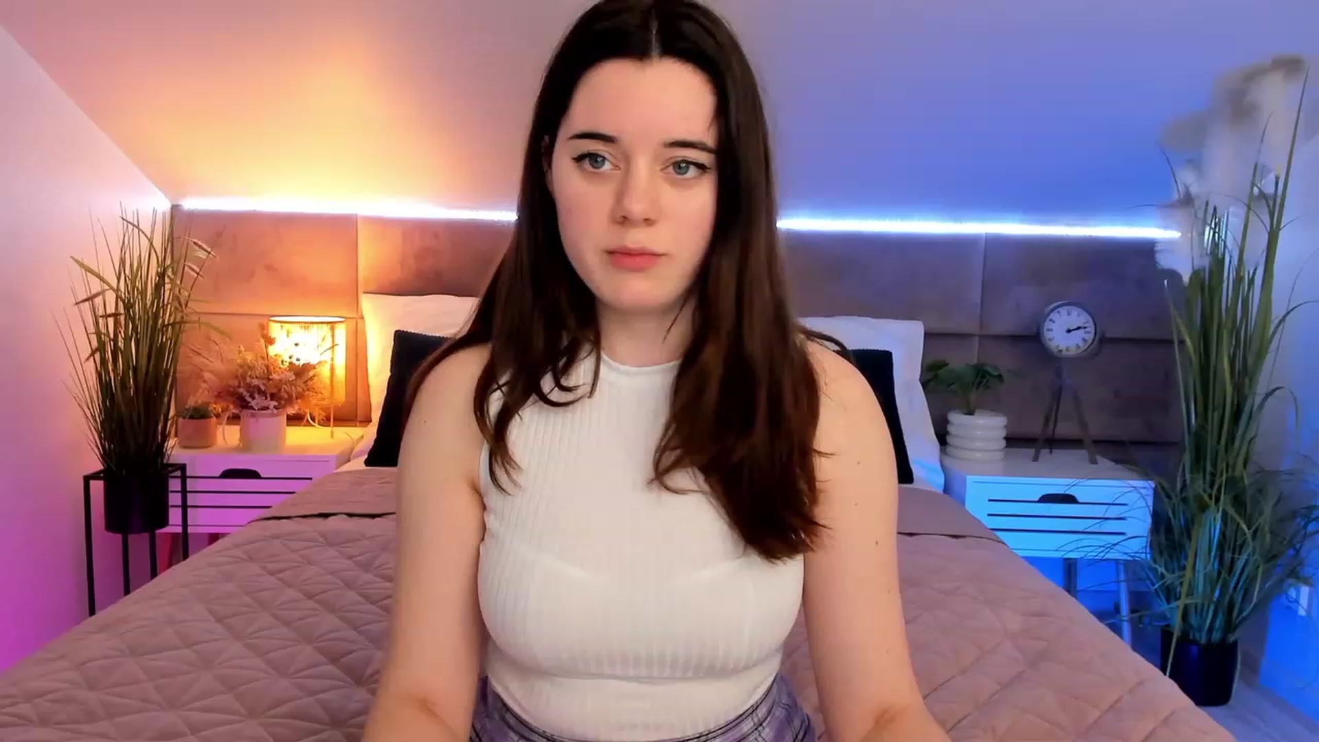 Gallery image thumbnail from JeyEvans's myfreecams stream on, 04/05/2023, 15:00 image 4 of 20