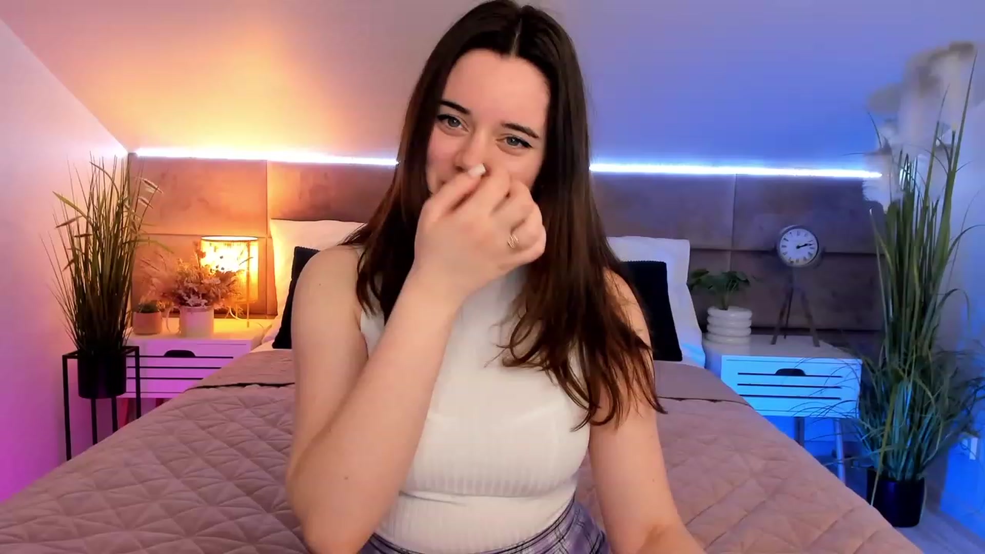 Gallery image thumbnail from JeyEvans's myfreecams stream on, 04/05/2023, 15:00 image 6 of 20