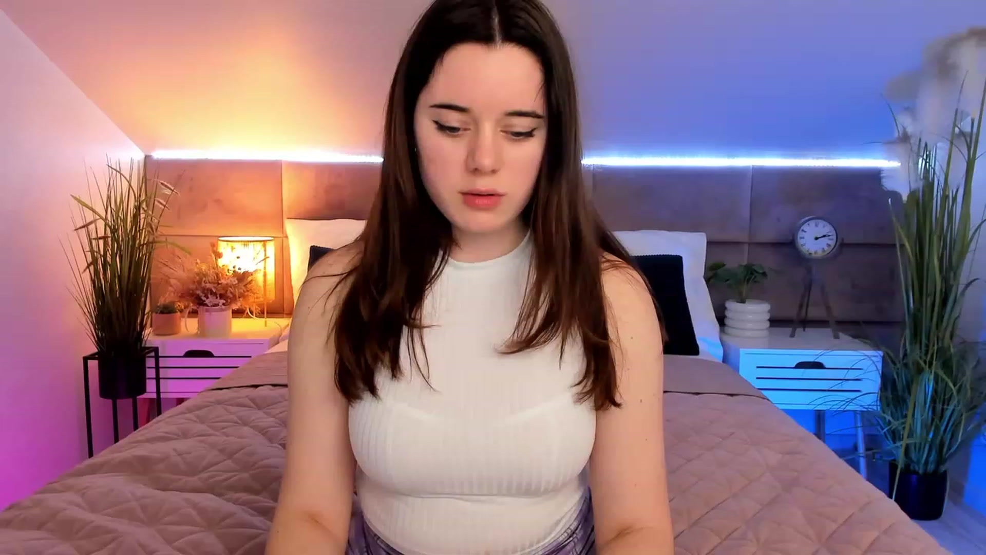 Gallery image thumbnail from JeyEvans's myfreecams stream on, 04/05/2023, 15:00 image 13 of 20