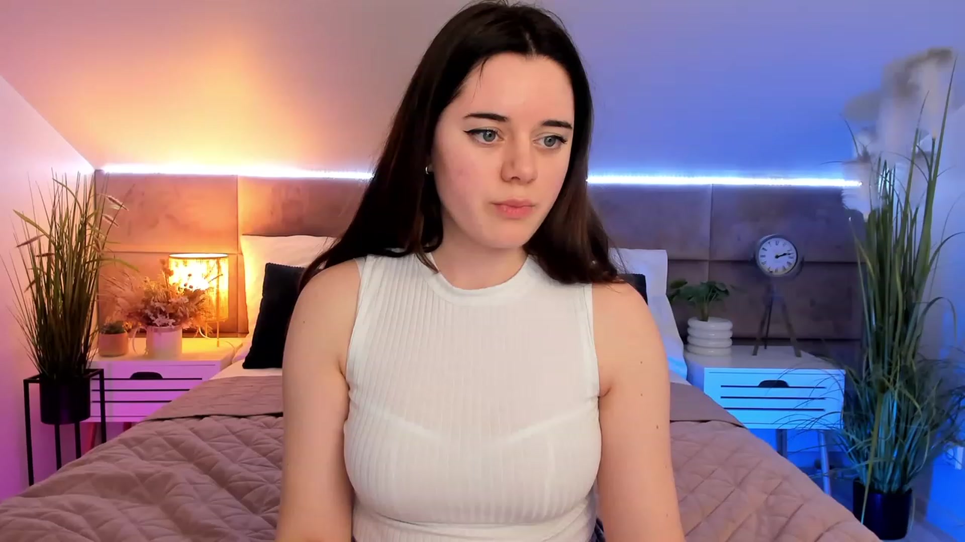 Gallery image thumbnail from JeyEvans's myfreecams stream on, 04/05/2023, 18:35 image 13 of 20