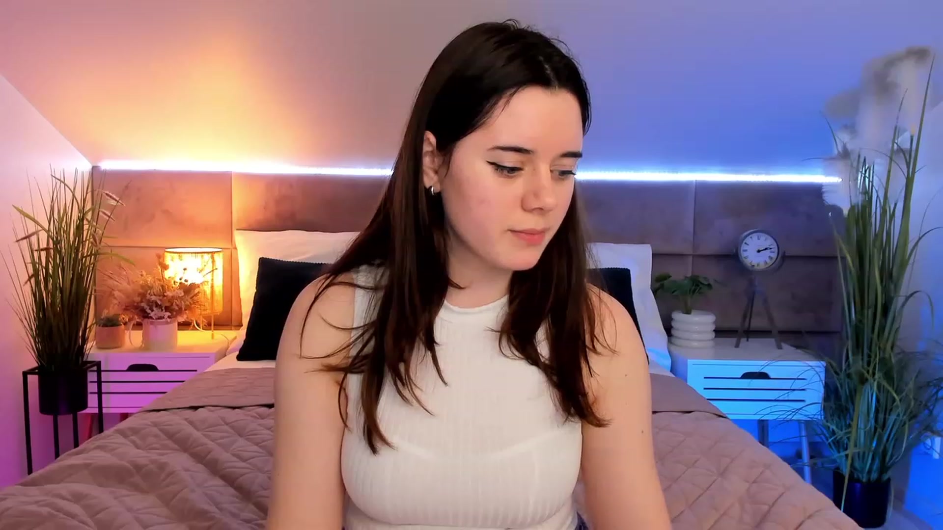 Gallery image thumbnail from JeyEvans's myfreecams stream on, 04/05/2023, 18:35 image 12 of 20