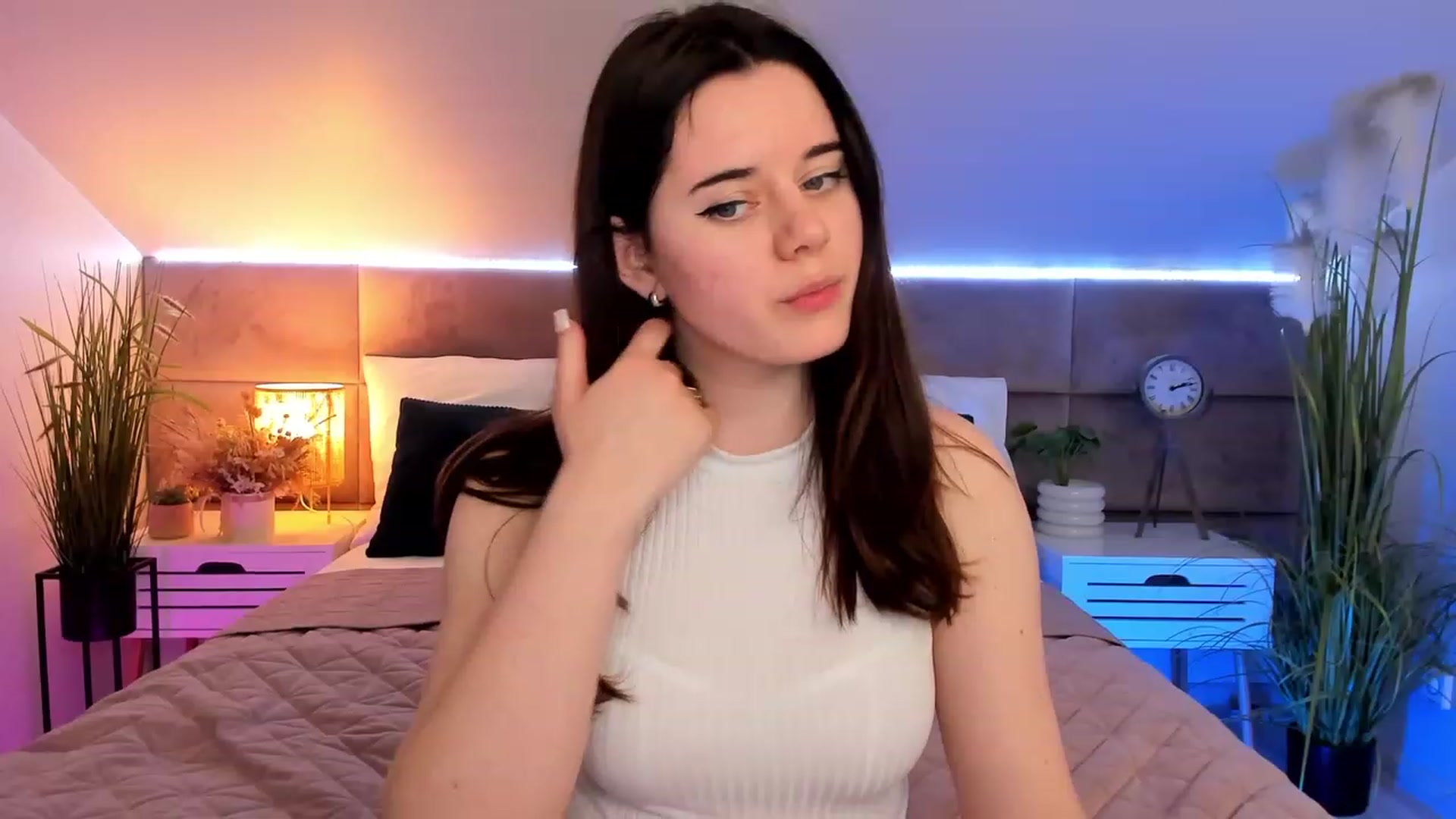 Gallery image thumbnail from JeyEvans's myfreecams stream on, 04/05/2023, 18:35 image 15 of 20