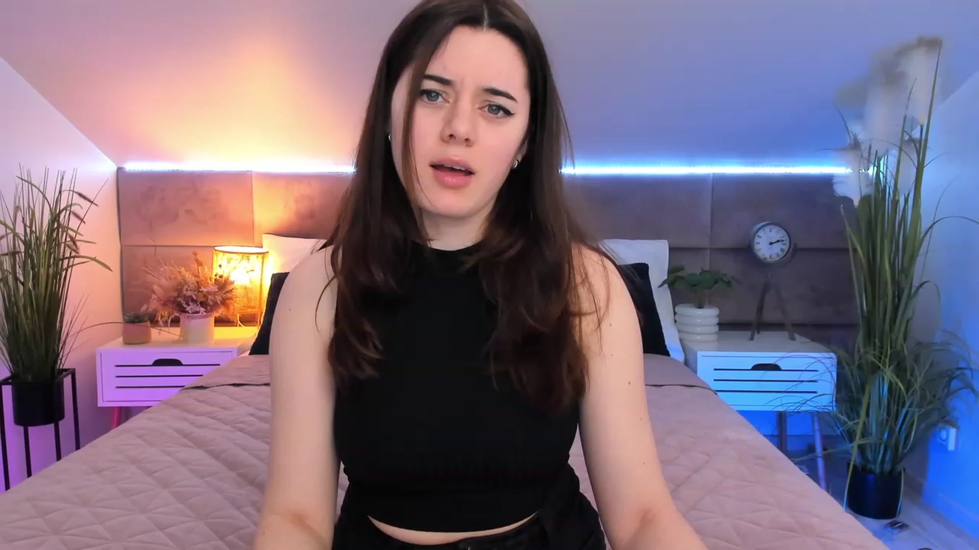 Gallery image thumbnail from JeyEvans's myfreecams stream on, 04/06/2023, 14:08 image 6 of 20