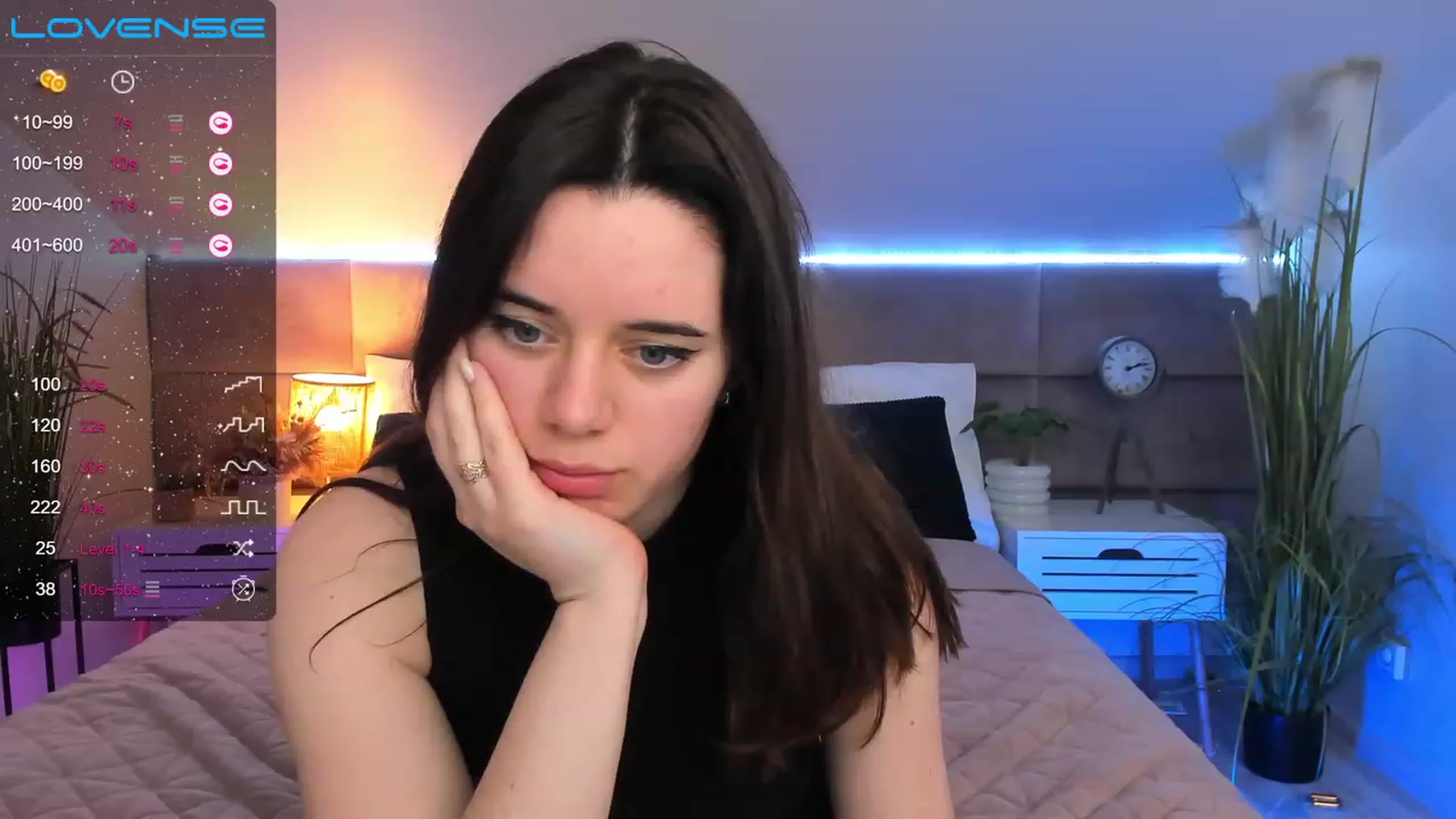 Gallery image thumbnail from JeyEvans's myfreecams stream on, 04/06/2023, 16:56 image 18 of 20