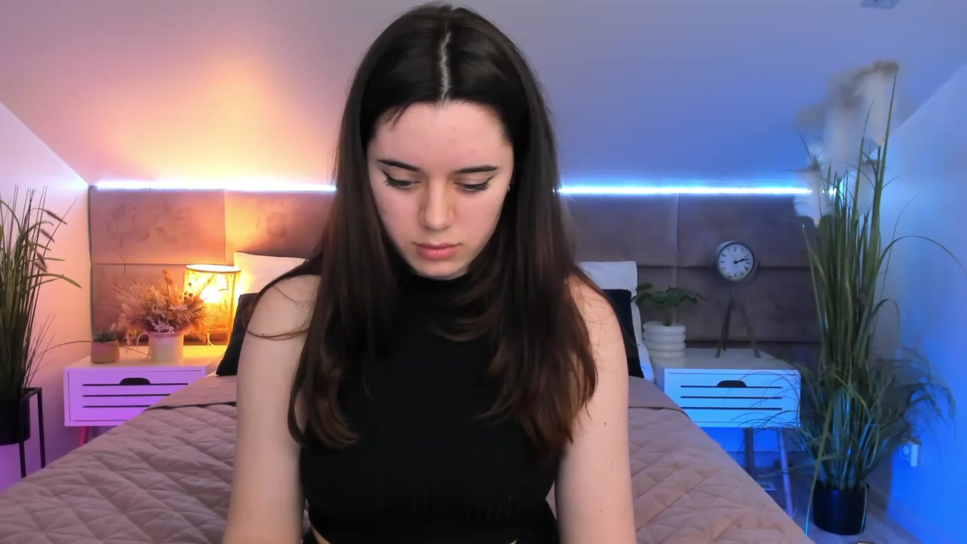Gallery image thumbnail from JeyEvans's myfreecams stream on, 04/06/2023, 18:57 image 6 of 20