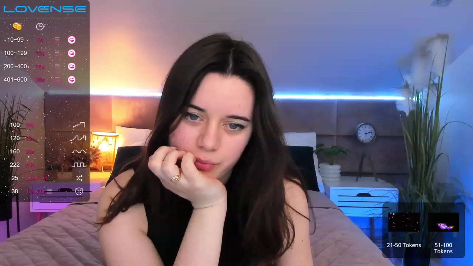 Gallery image thumbnail from JeyEvans's myfreecams stream on, 04/06/2023, 18:57 image 9 of 20