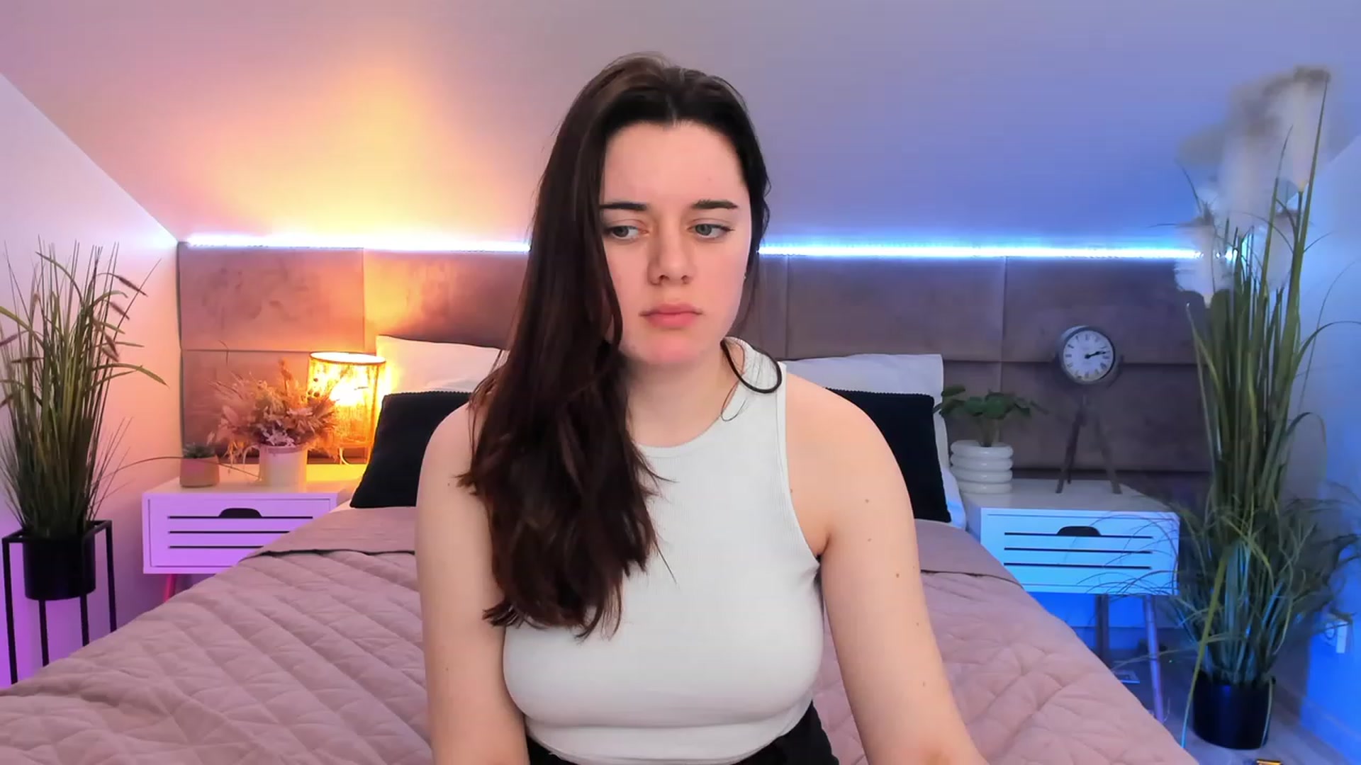 Gallery image thumbnail from JeyEvans's myfreecams stream on, 04/07/2023, 08:36 image 19 of 20