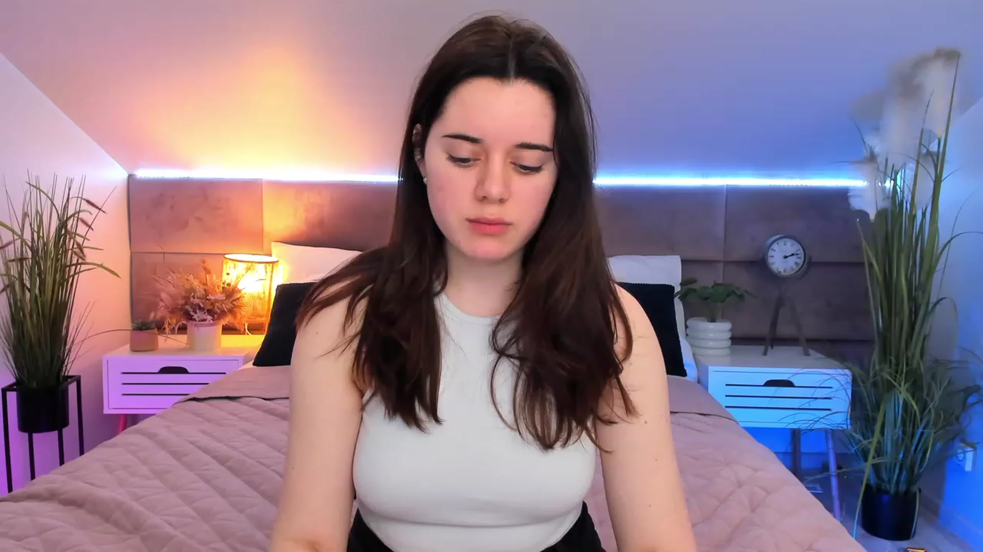Gallery image thumbnail from JeyEvans's myfreecams stream on, 04/07/2023, 08:36 image 18 of 20