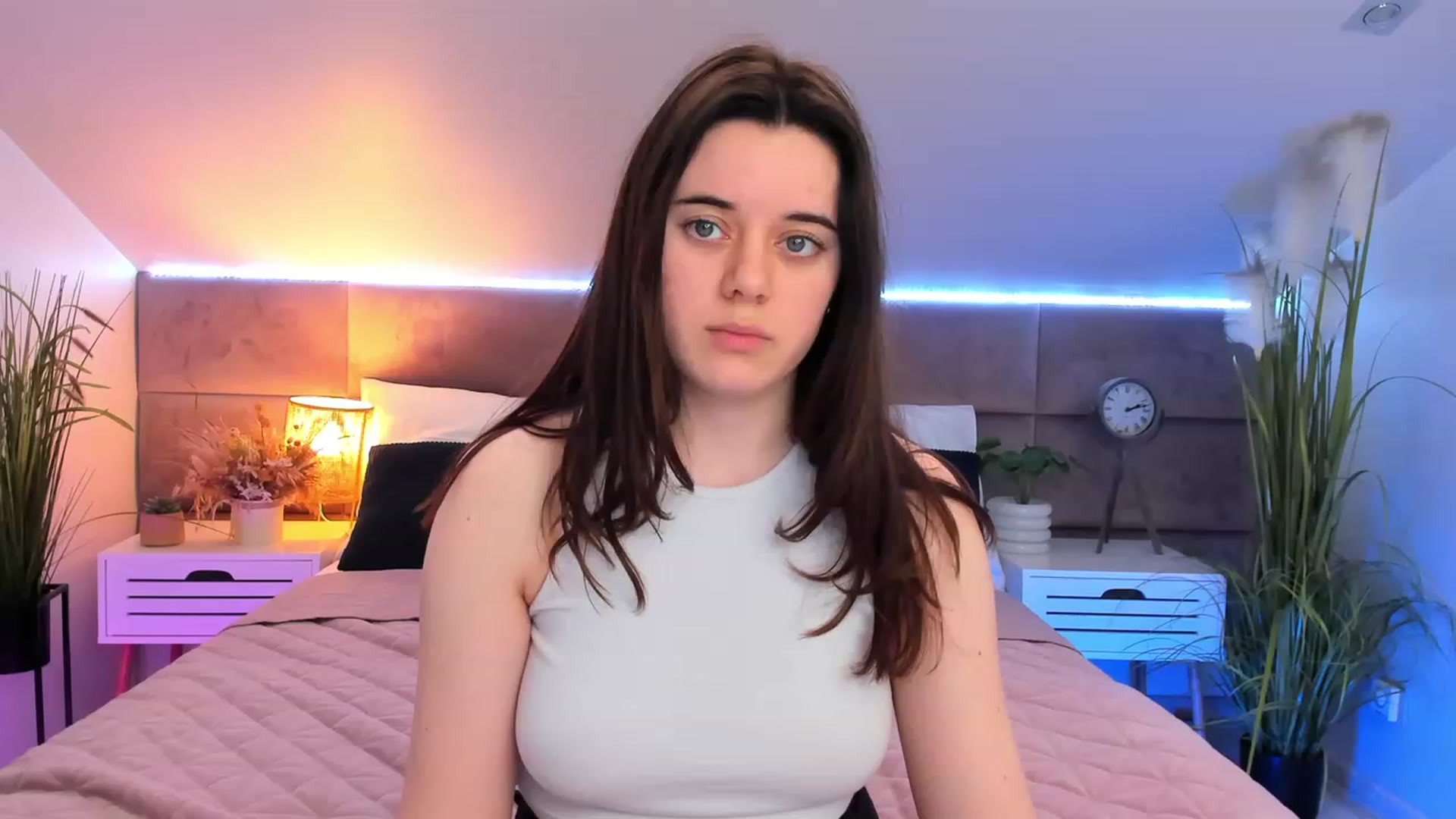 Gallery image thumbnail from JeyEvans's myfreecams stream on, 04/07/2023, 11:18 image 2 of 20