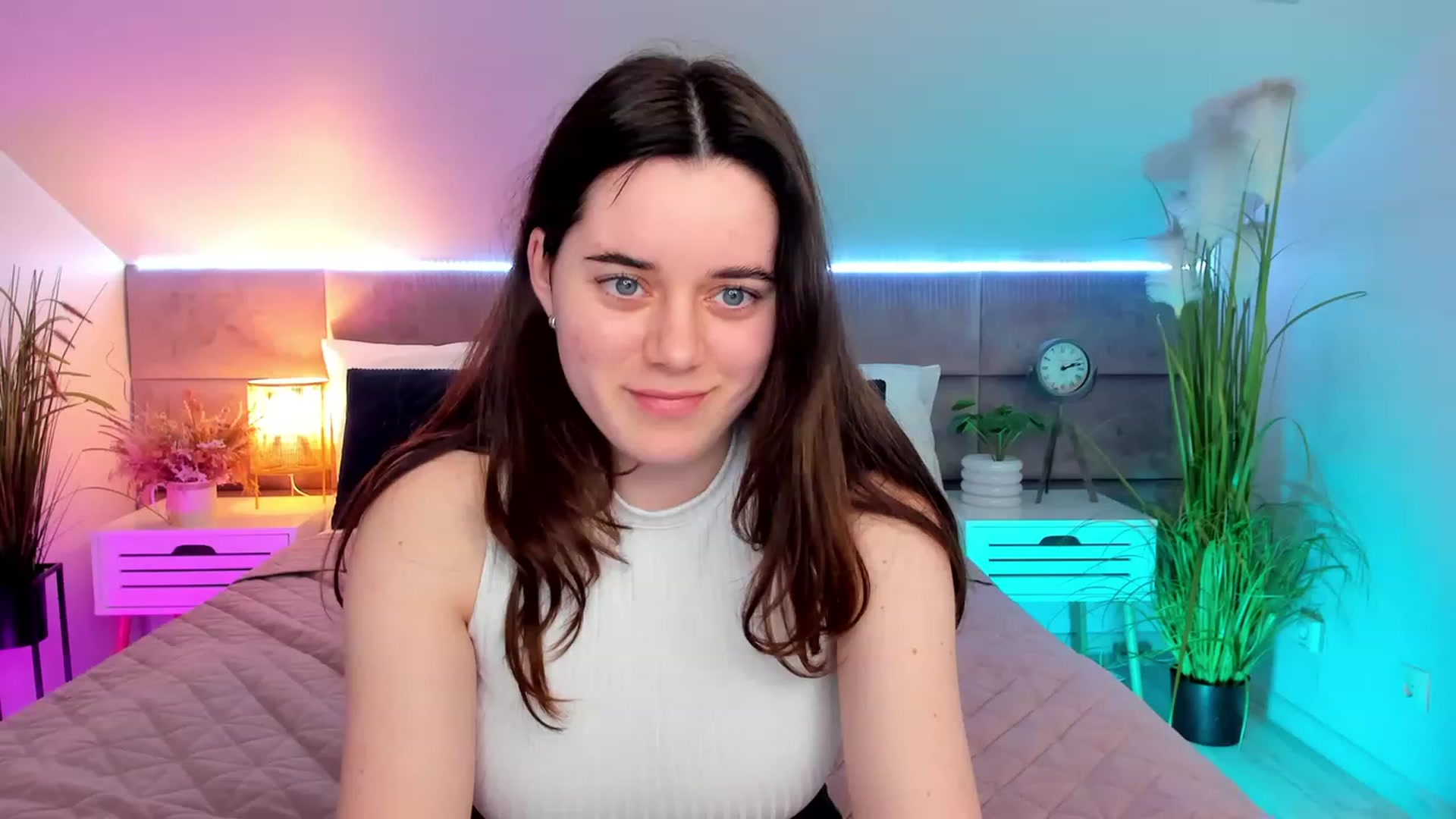 Gallery image thumbnail from JeyEvans's myfreecams stream on, 04/12/2023, 16:17 image 13 of 20