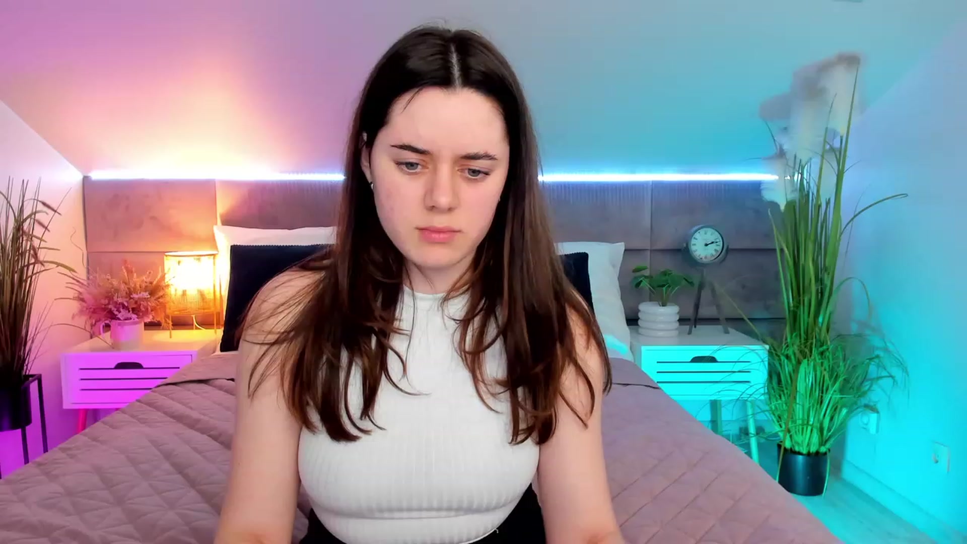 Gallery image thumbnail from JeyEvans's myfreecams stream on, 04/12/2023, 16:17 image 18 of 20