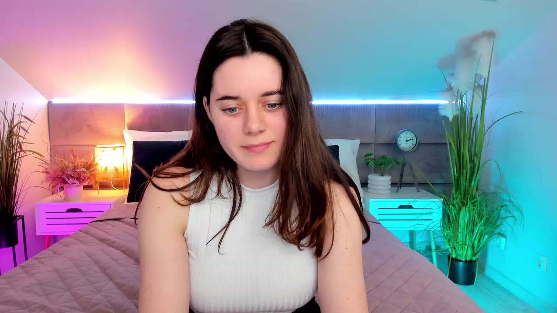 Gallery image thumbnail from JeyEvans's myfreecams stream on, 04/12/2023, 16:17 image 10 of 20